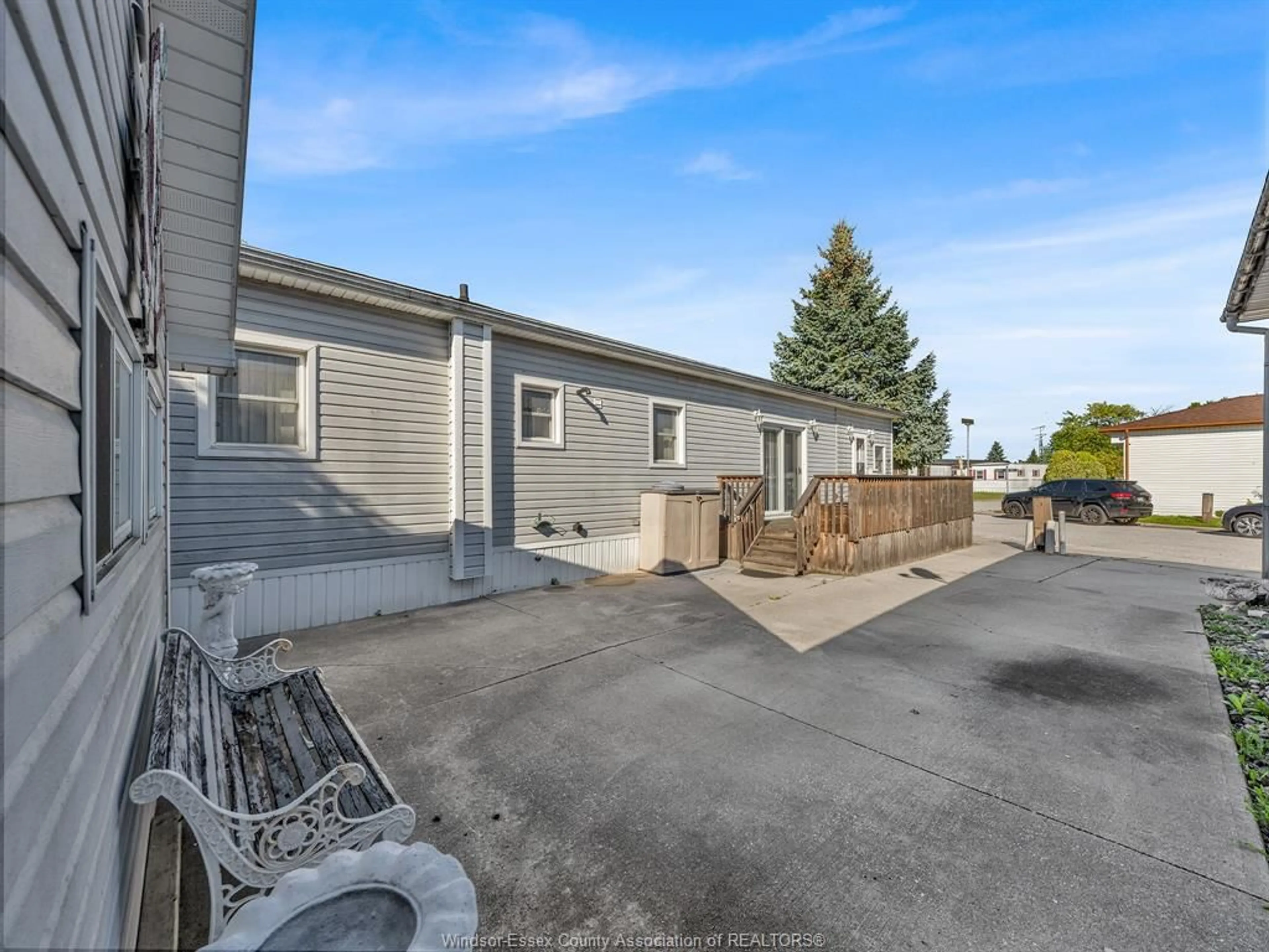 A pic from outside/outdoor area/front of a property/back of a property/a pic from drone, street for 49 WILDER Dr, Lakeshore Ontario N8N 2T1