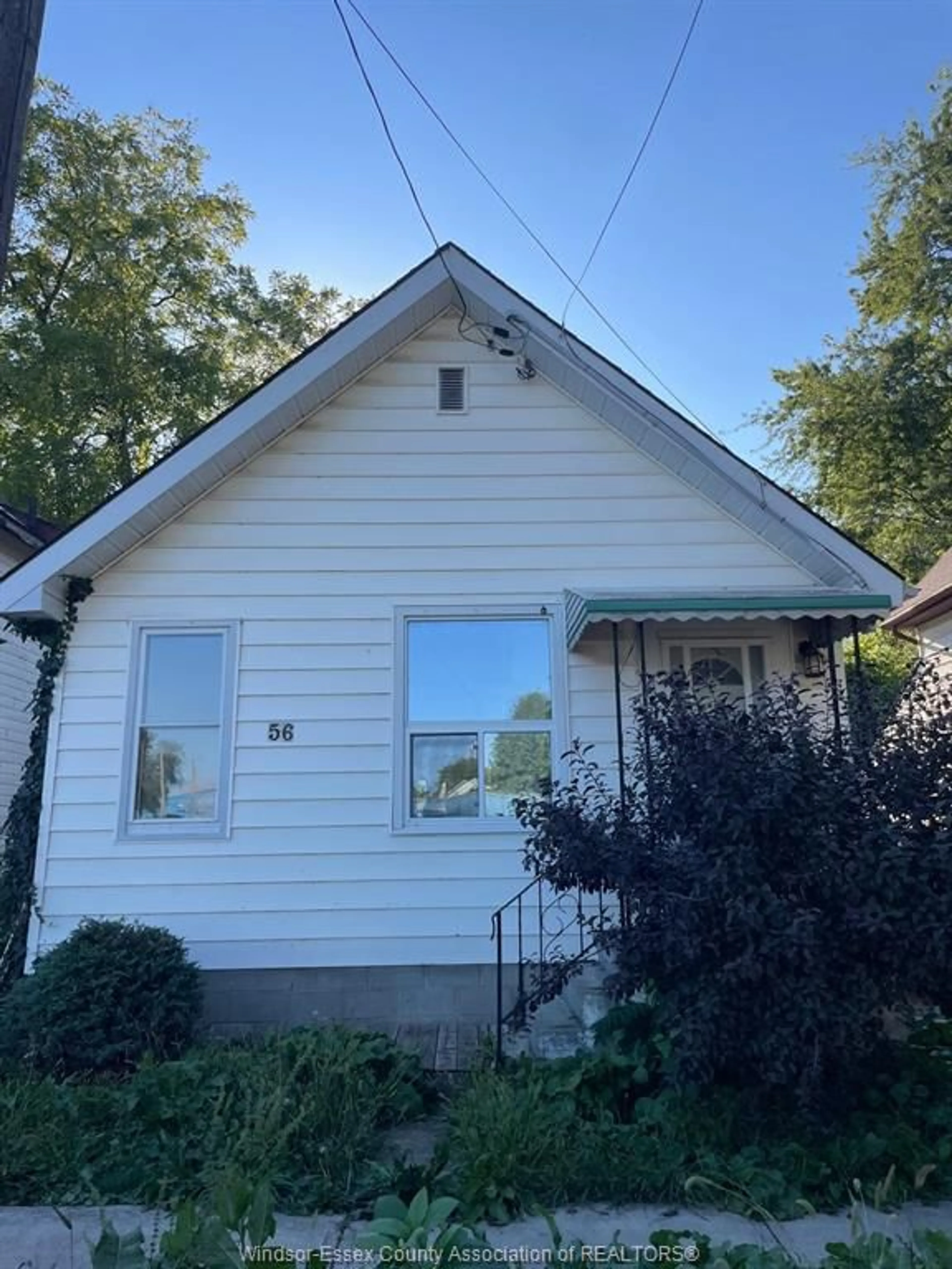 Home with vinyl exterior material, street for 56 ST GEORGE St, Chatham Ontario N7M 4P2