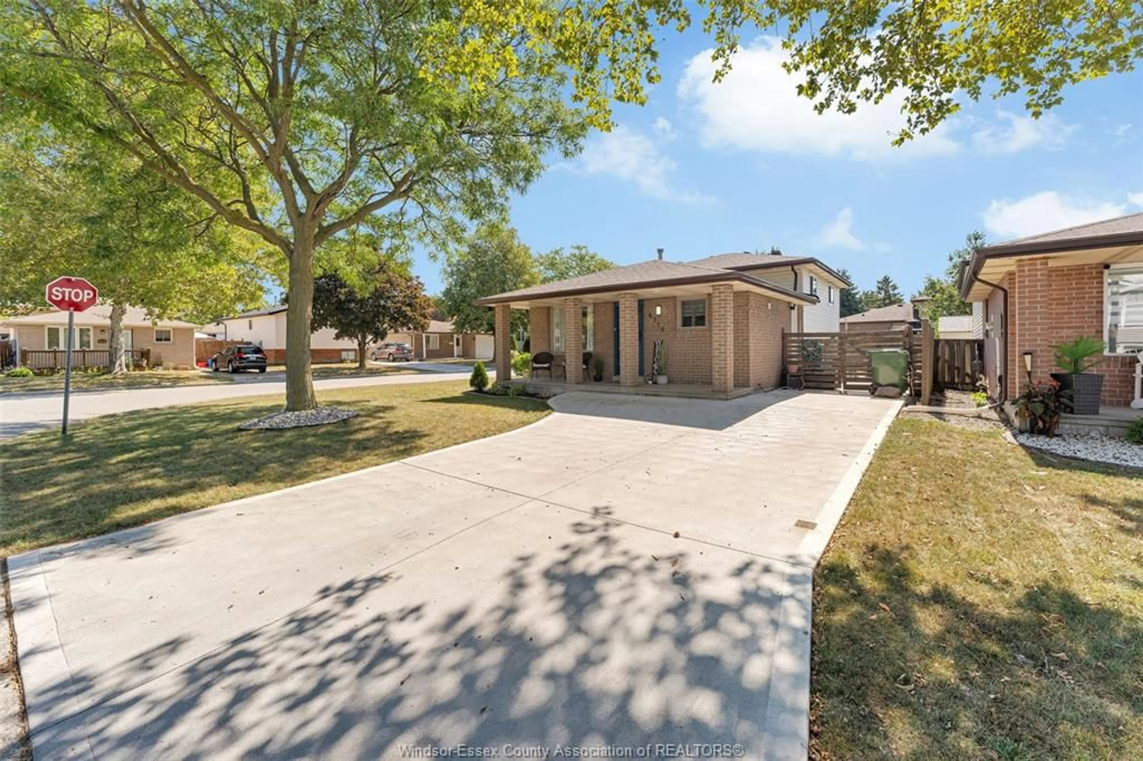 A pic from outside/outdoor area/front of a property/back of a property/a pic from drone, street for 4779 THERESA Pl, Windsor Ontario N8T 3M8