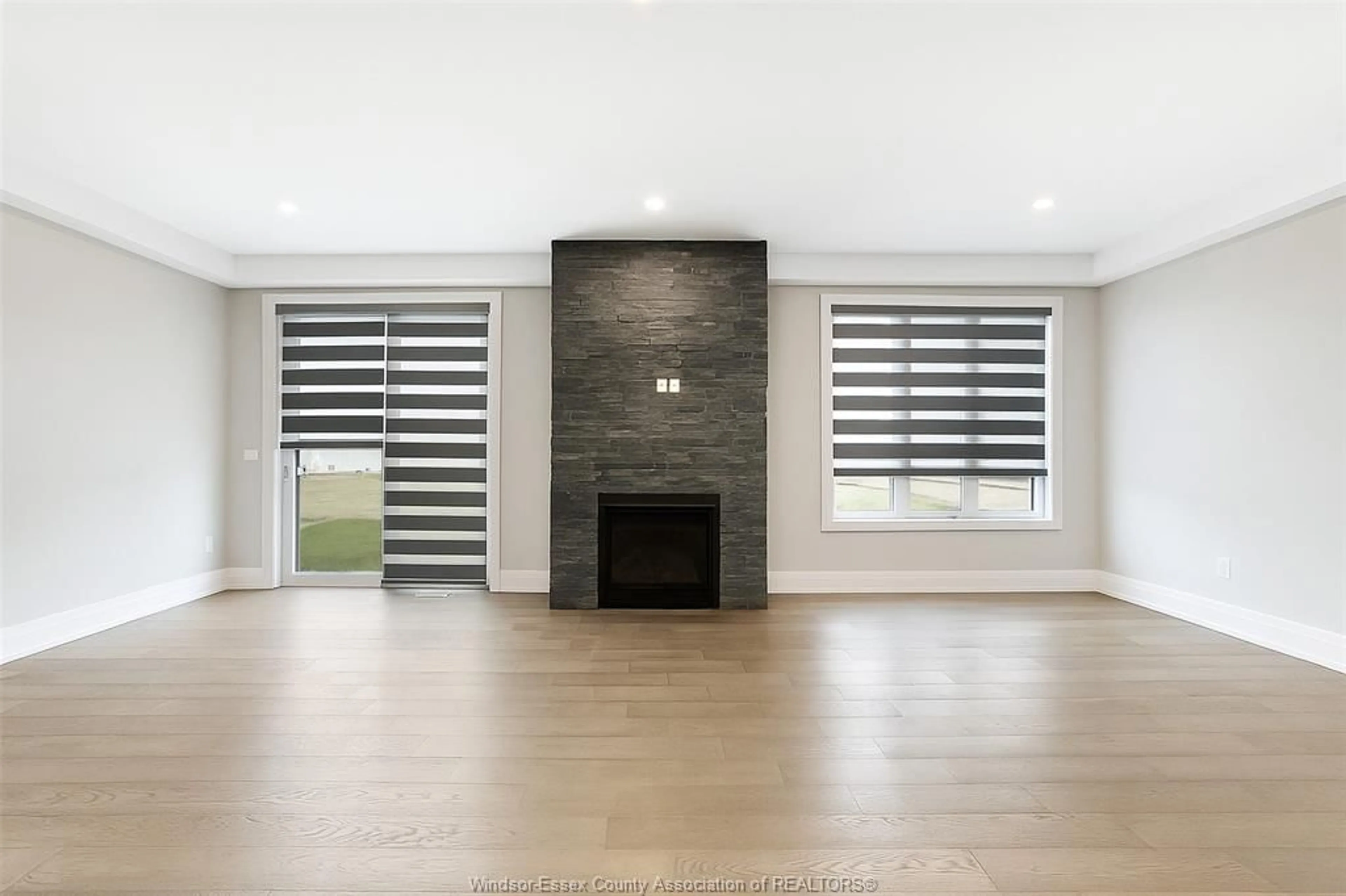 Unknown for 112 REED St, Essex Ontario N8M 0B2