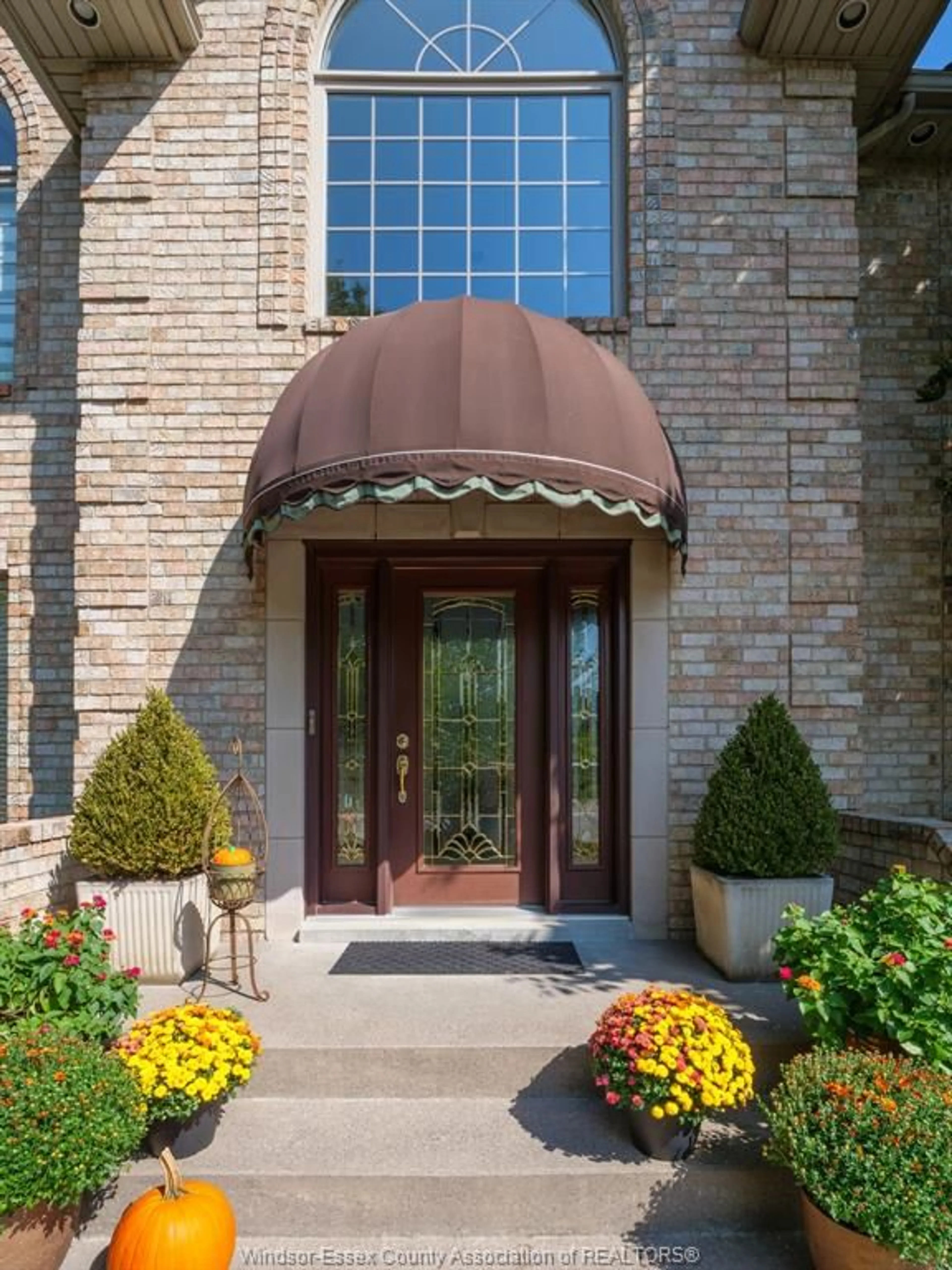 Indoor entryway for 450 LEFFLER Dr, Tecumseh Ontario N8N 4Y2