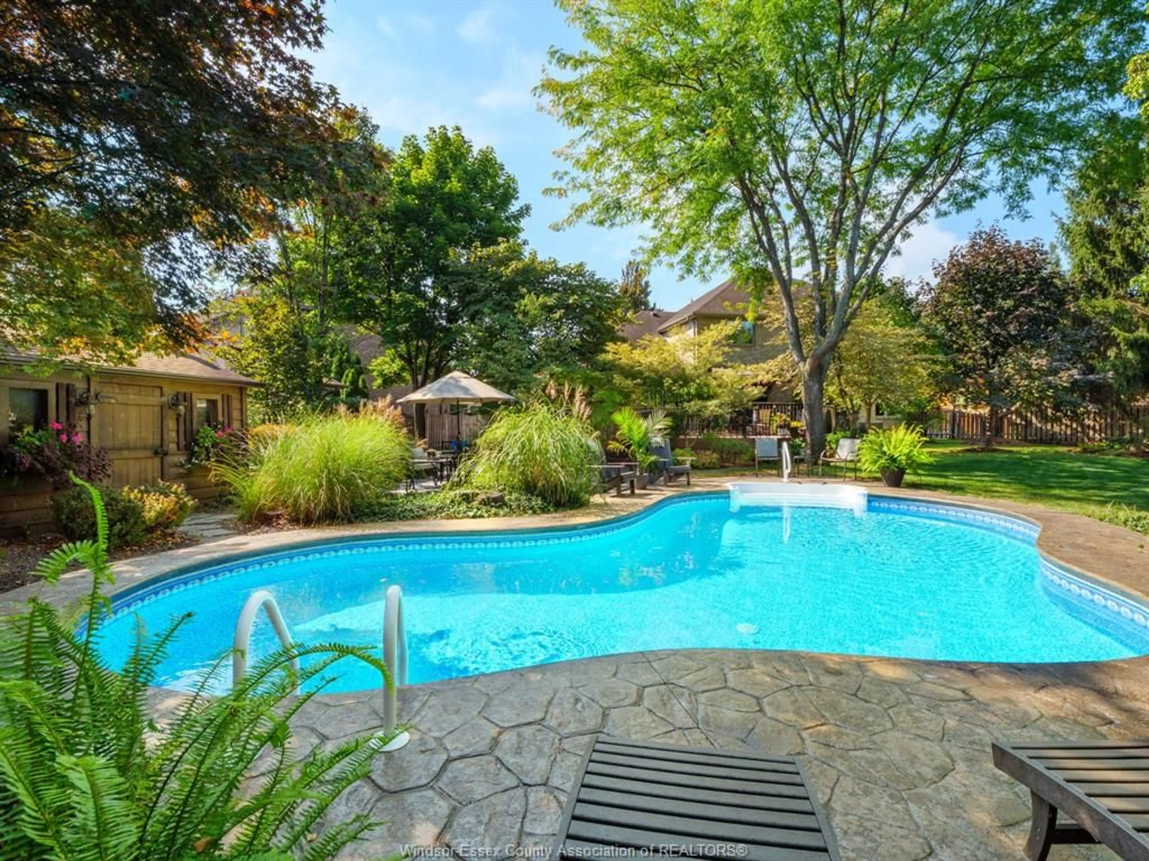 Pool for 450 LEFFLER Dr, Tecumseh Ontario N8N 4Y2