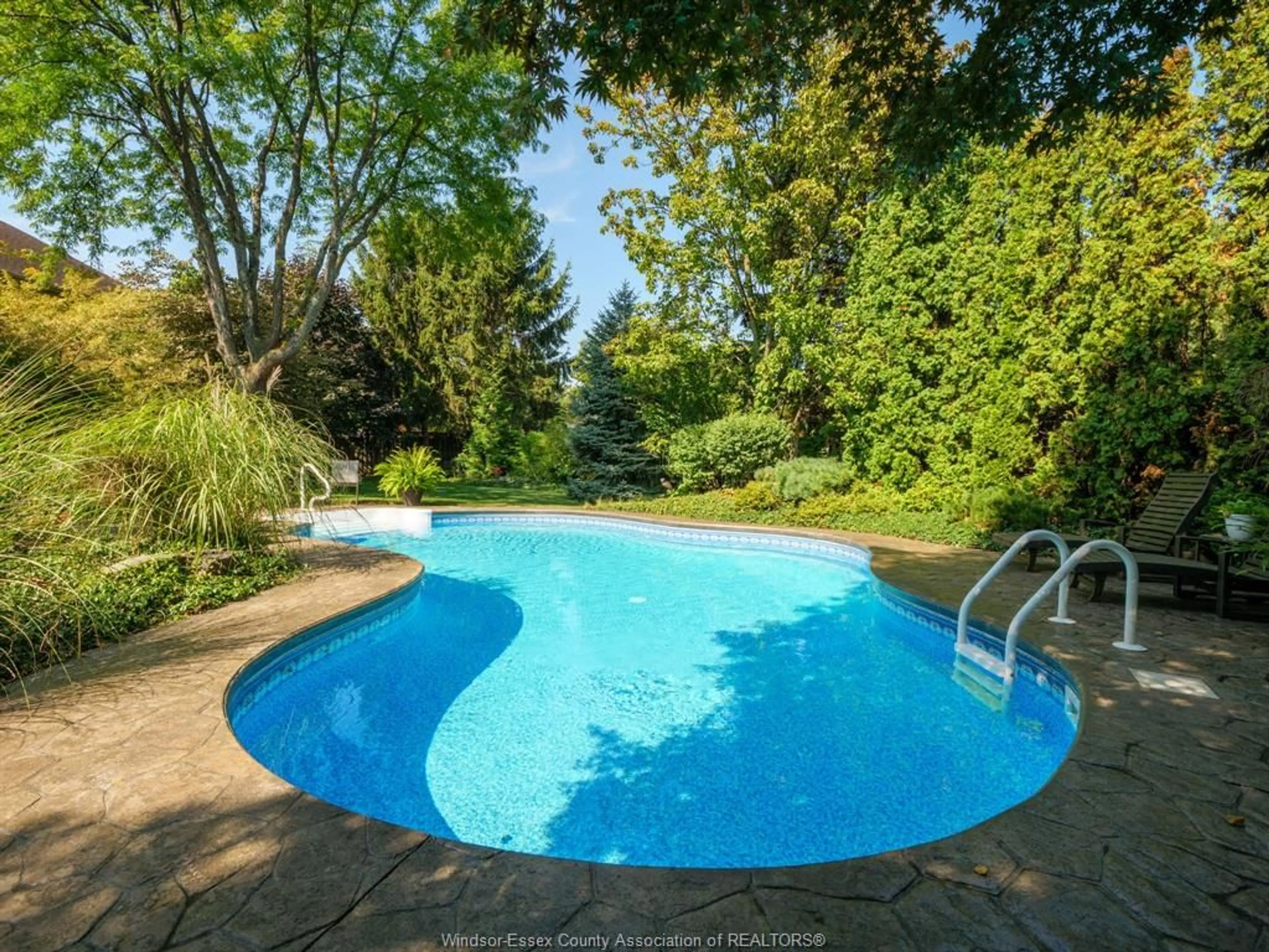 Pool for 450 LEFFLER Dr, Tecumseh Ontario N8N 4Y2
