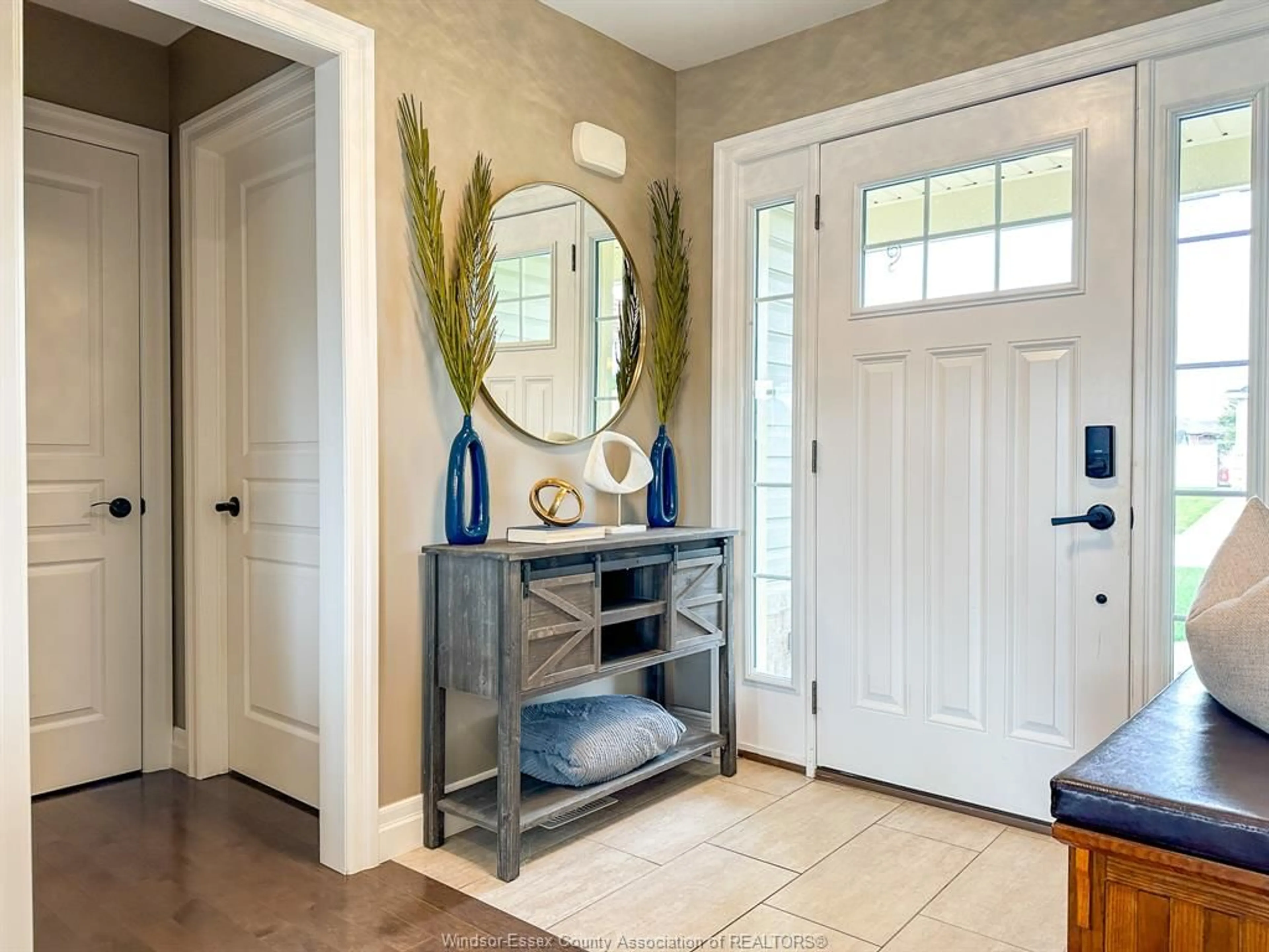 Indoor entryway for 3 JOANEY Lane, Cottam Ontario N0R 1B0