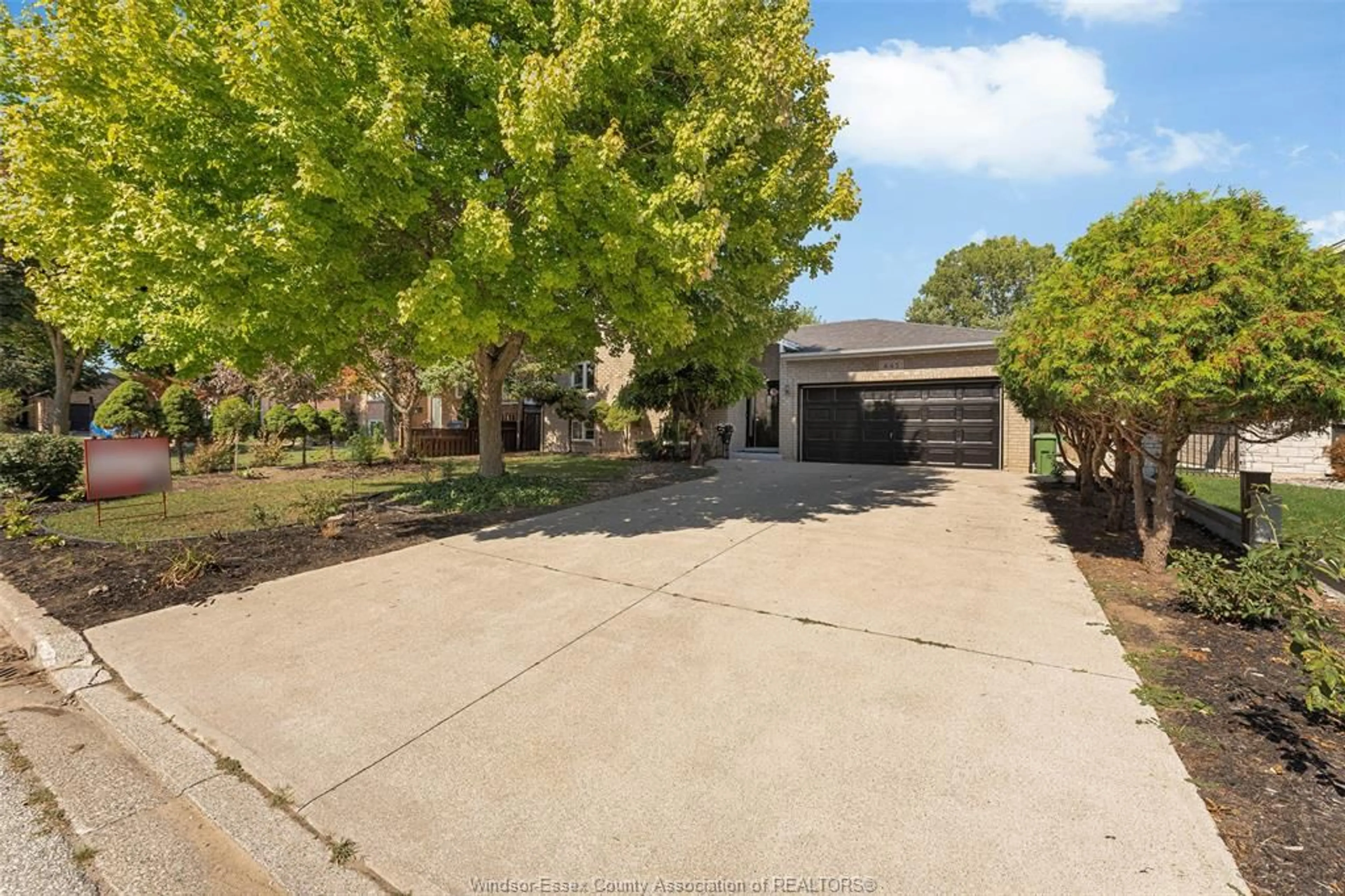 A pic from outside/outdoor area/front of a property/back of a property/a pic from drone, street for 445 Olcott Ave, LaSalle Ontario N9J 3L1