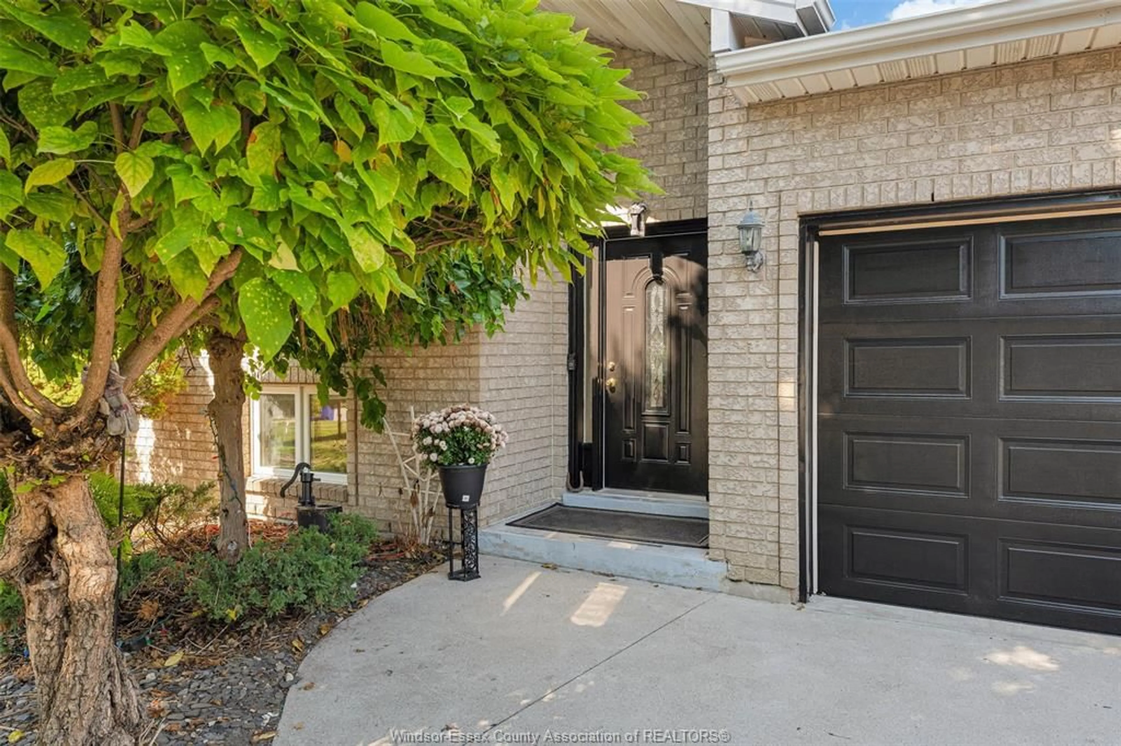 Unknown for 445 Olcott Ave, LaSalle Ontario N9J 3L1