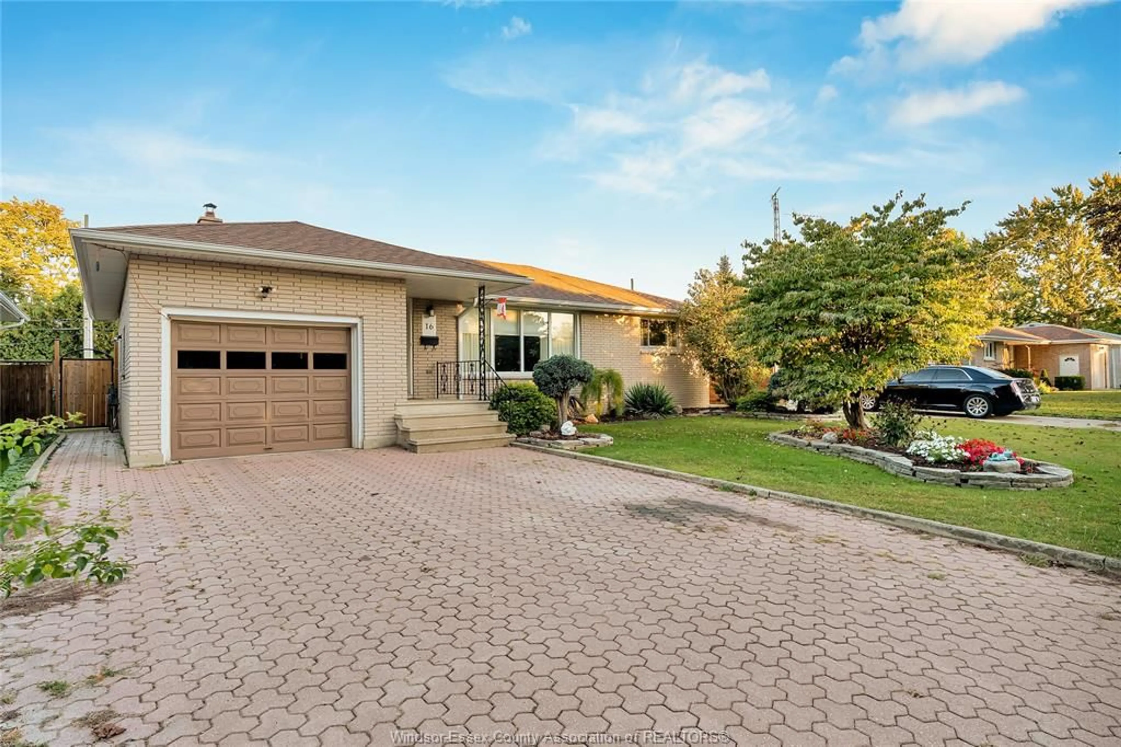 Unknown for 16 LONGFELLOW Lane, Leamington Ontario N8H 2R9