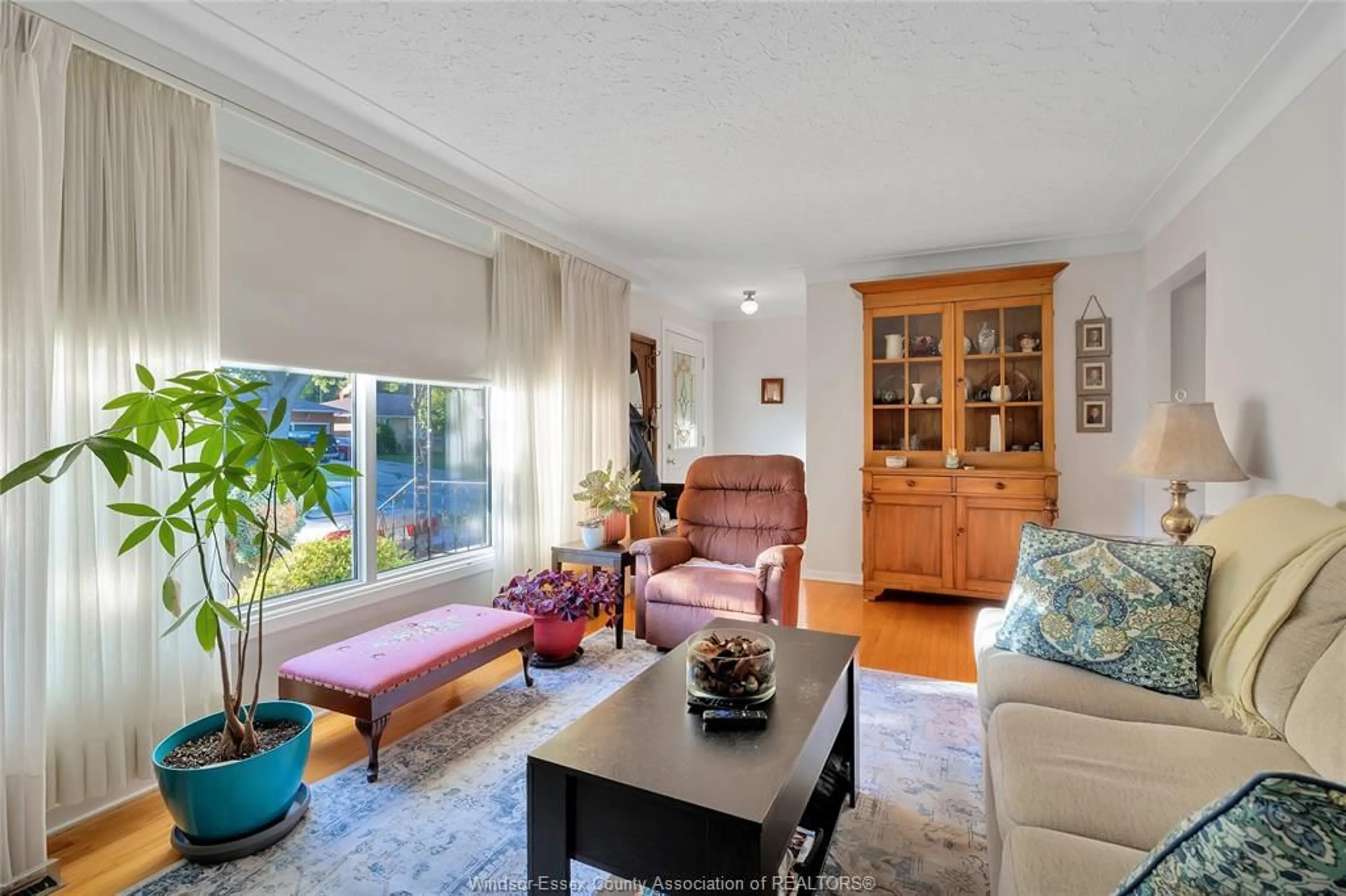 Living room with furniture, unknown for 16 LONGFELLOW Lane, Leamington Ontario N8H 2R9
