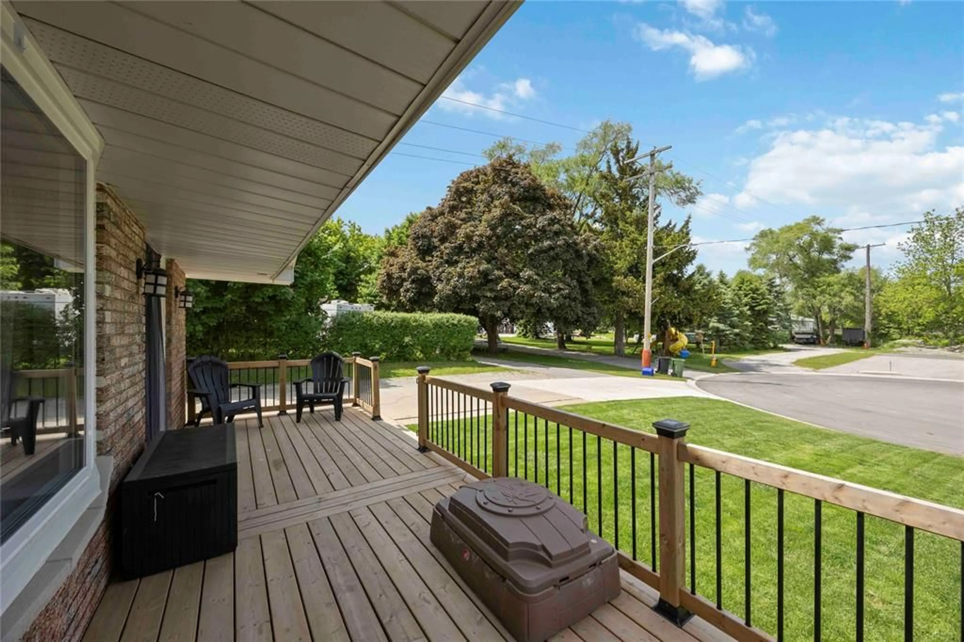 Patio, unknown for 576 FRONT St, Plympton-Wyoming Ontario N0N 1T0