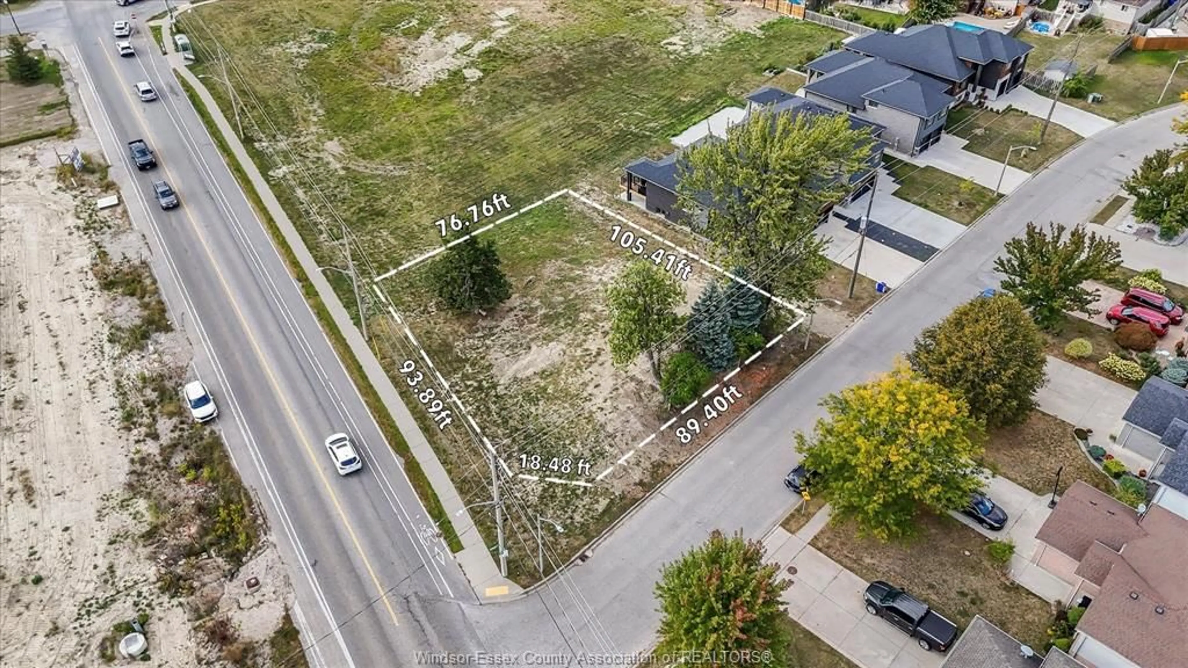 A pic from outside/outdoor area/front of a property/back of a property/a pic from drone, street for 0 PIONEER AVE, Windsor Ontario N9G 2W9