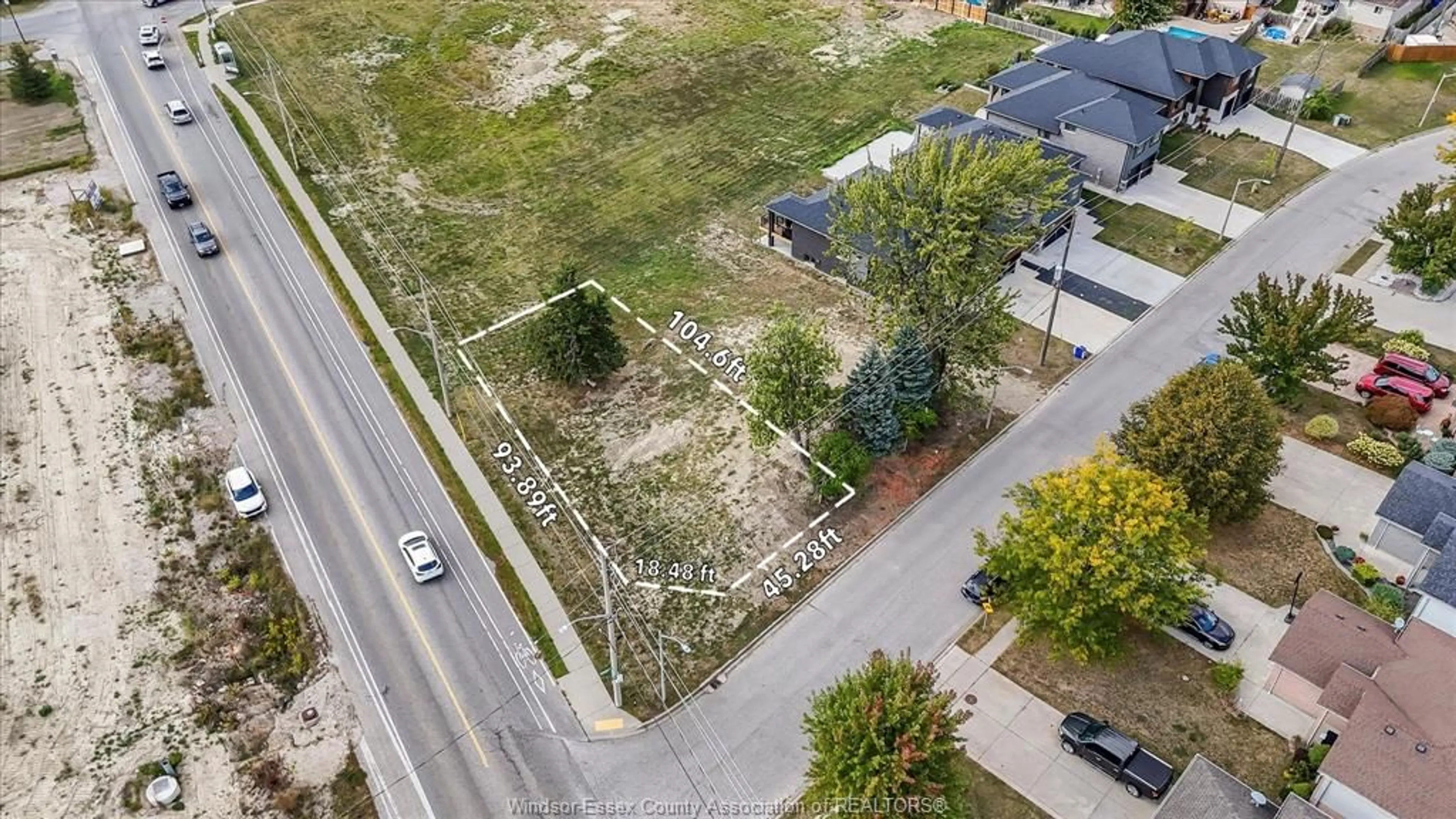 A pic from outside/outdoor area/front of a property/back of a property/a pic from drone, street for 0 PIONEER AVE, Windsor Ontario N9G 2W9