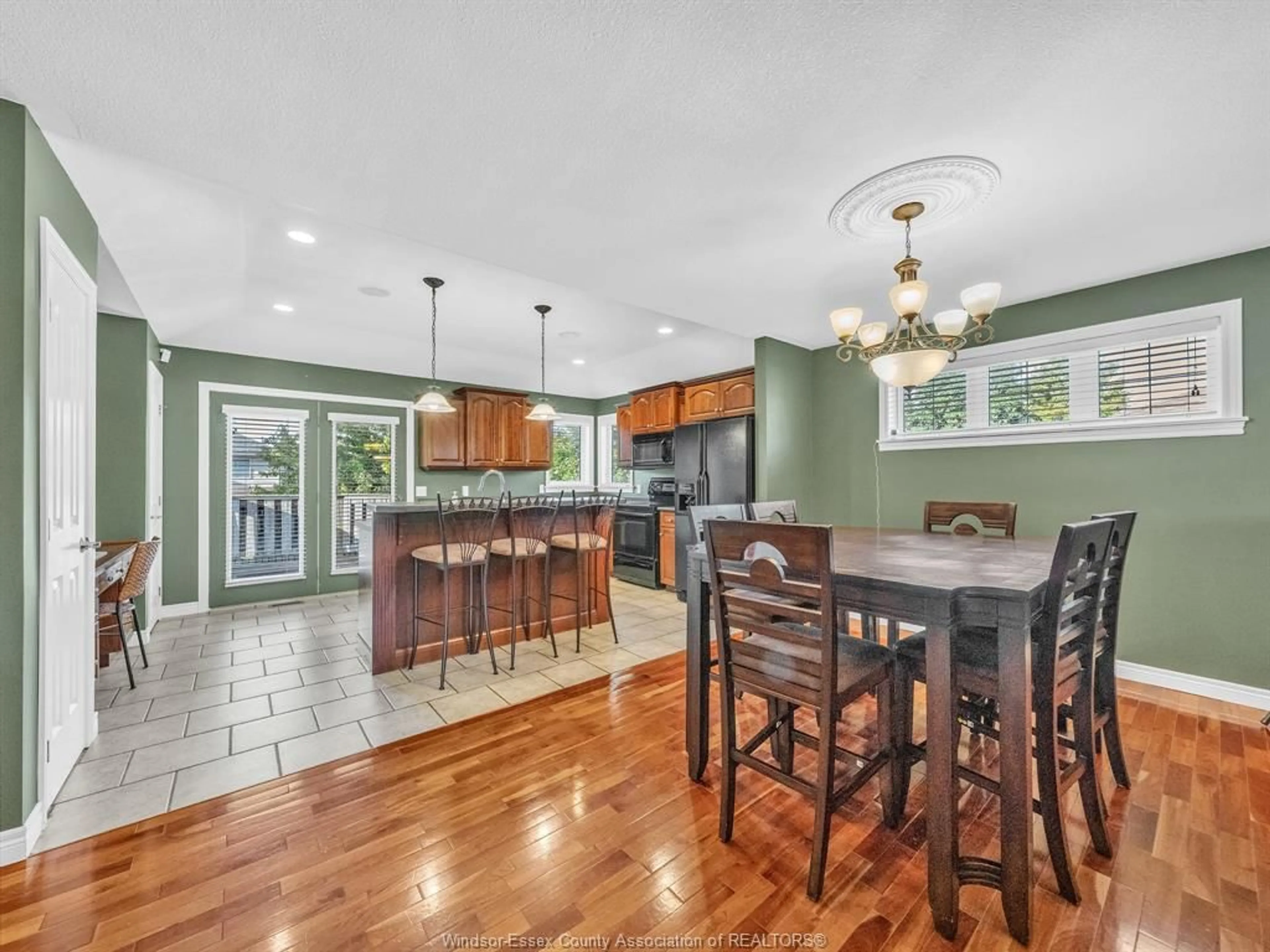 Open concept kitchen, ceramic/tile floor for 1627 Whitewood, Lakeshore Ontario N0R 1A0