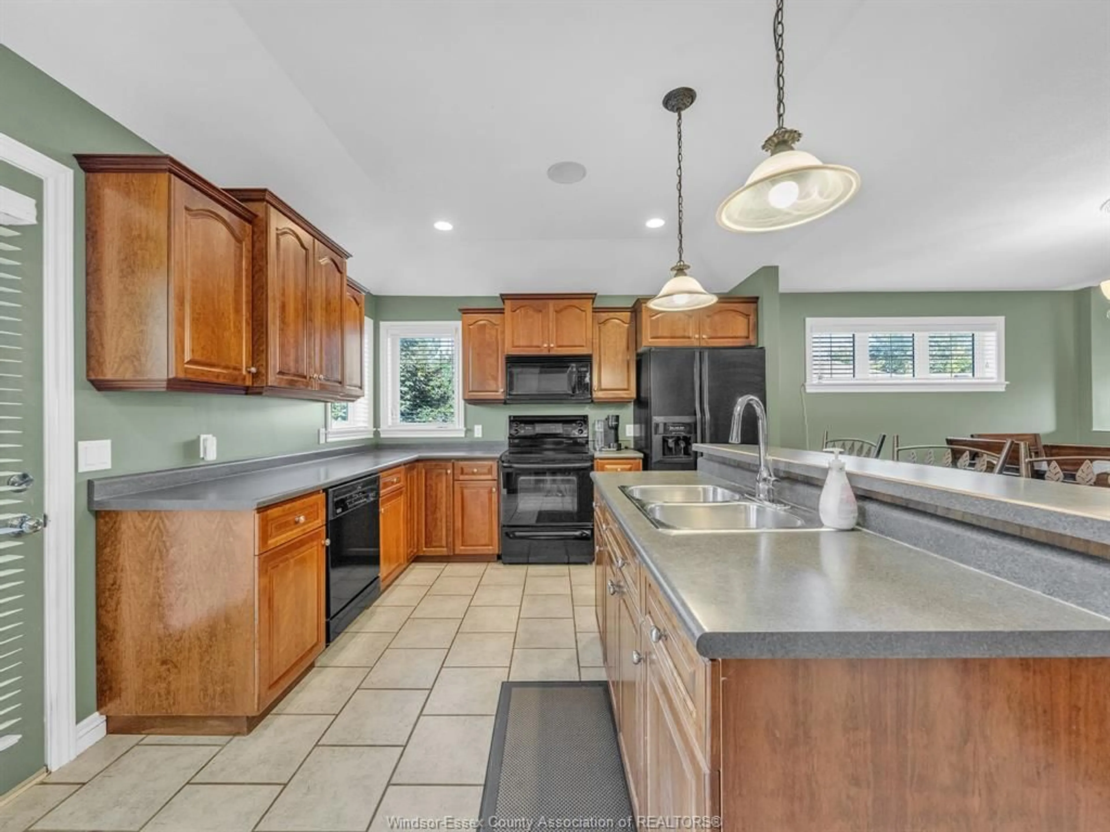 Open concept kitchen, ceramic/tile floor for 1627 Whitewood, Lakeshore Ontario N0R 1A0