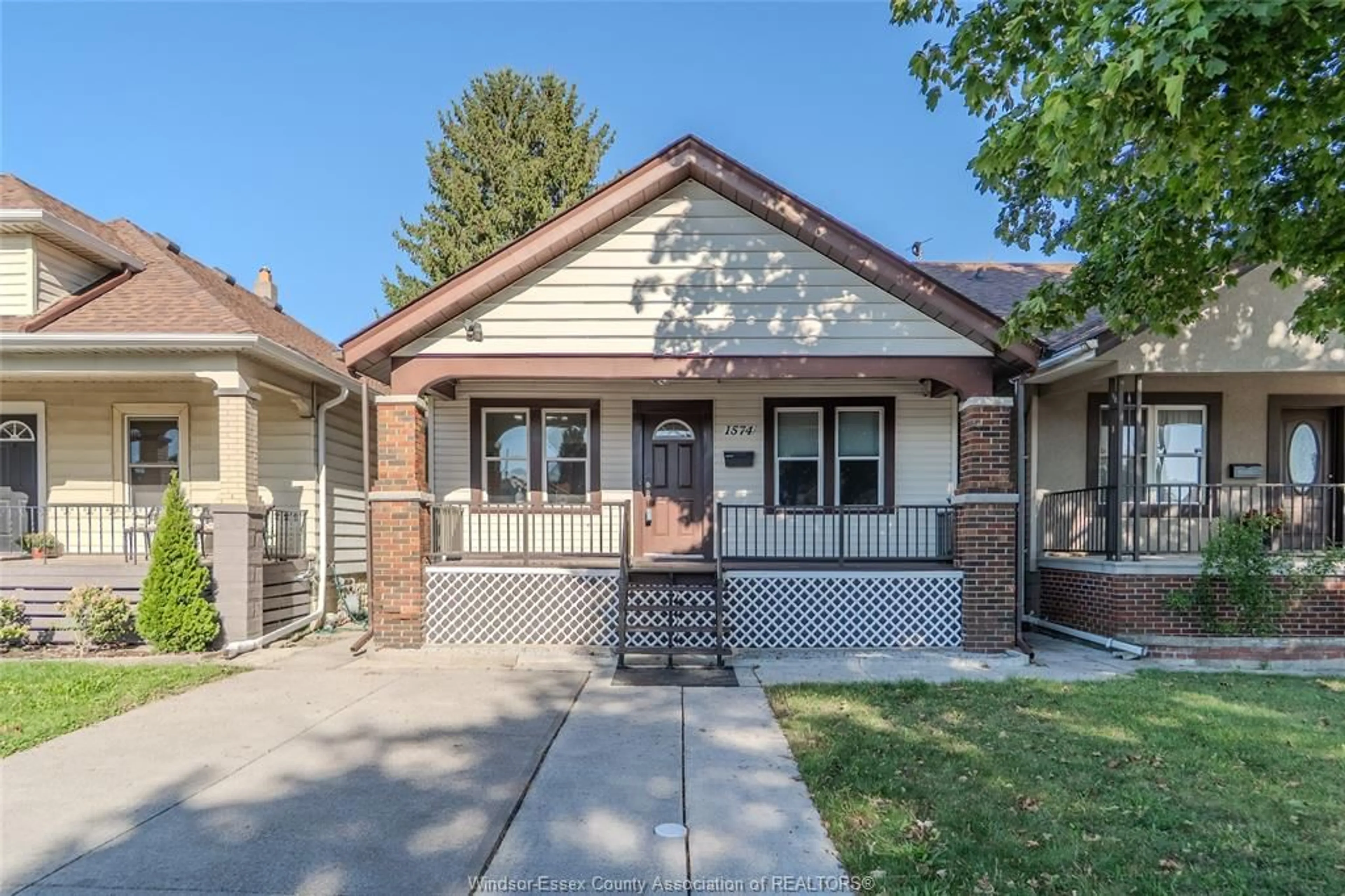 Home with brick exterior material, street for 1574 Pierre Ave, Windsor Ontario N8X 4P5