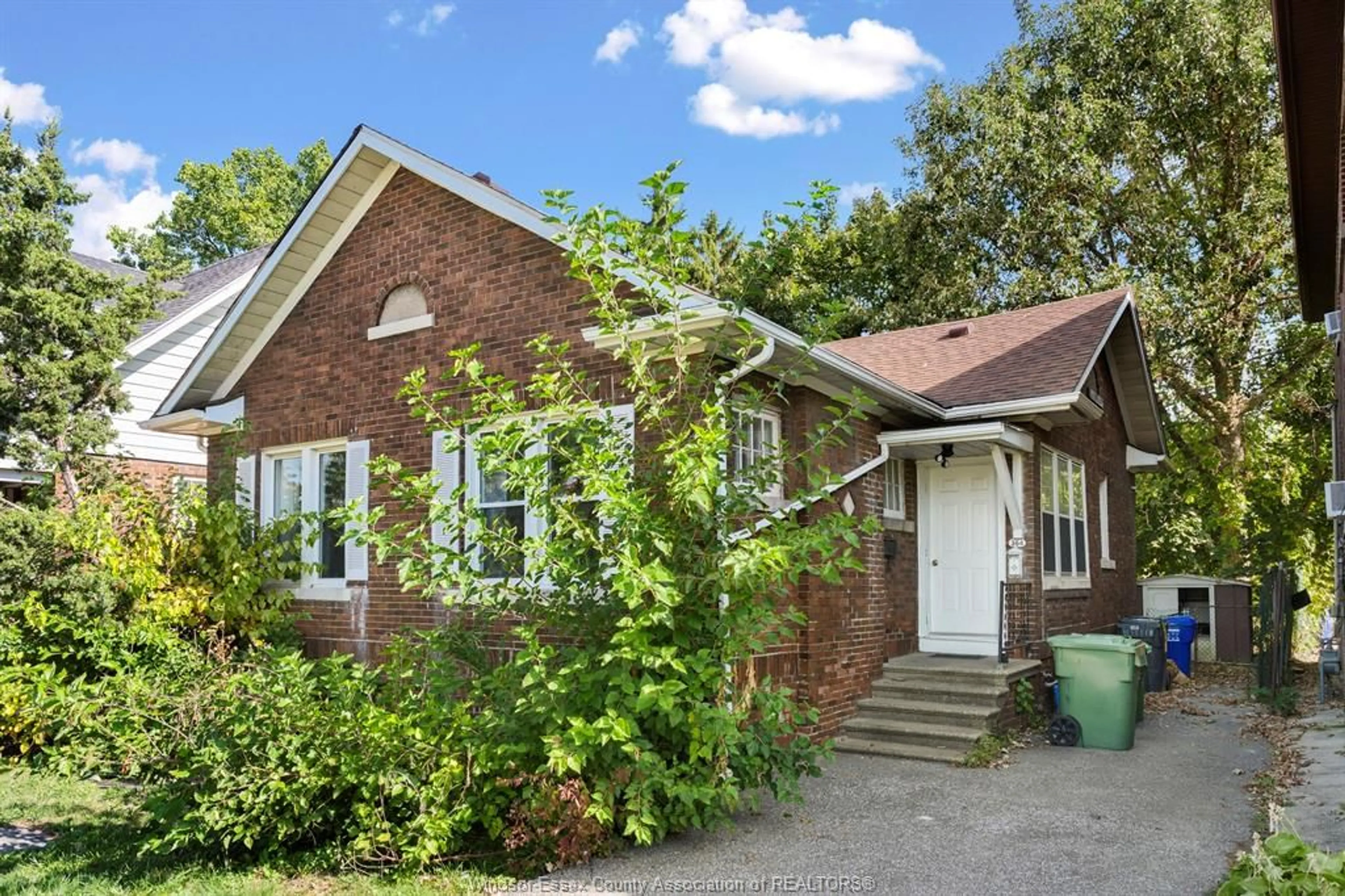 Home with brick exterior material, building for 364 PARTINGTON Avenue, Windsor Ontario N9B 2N5