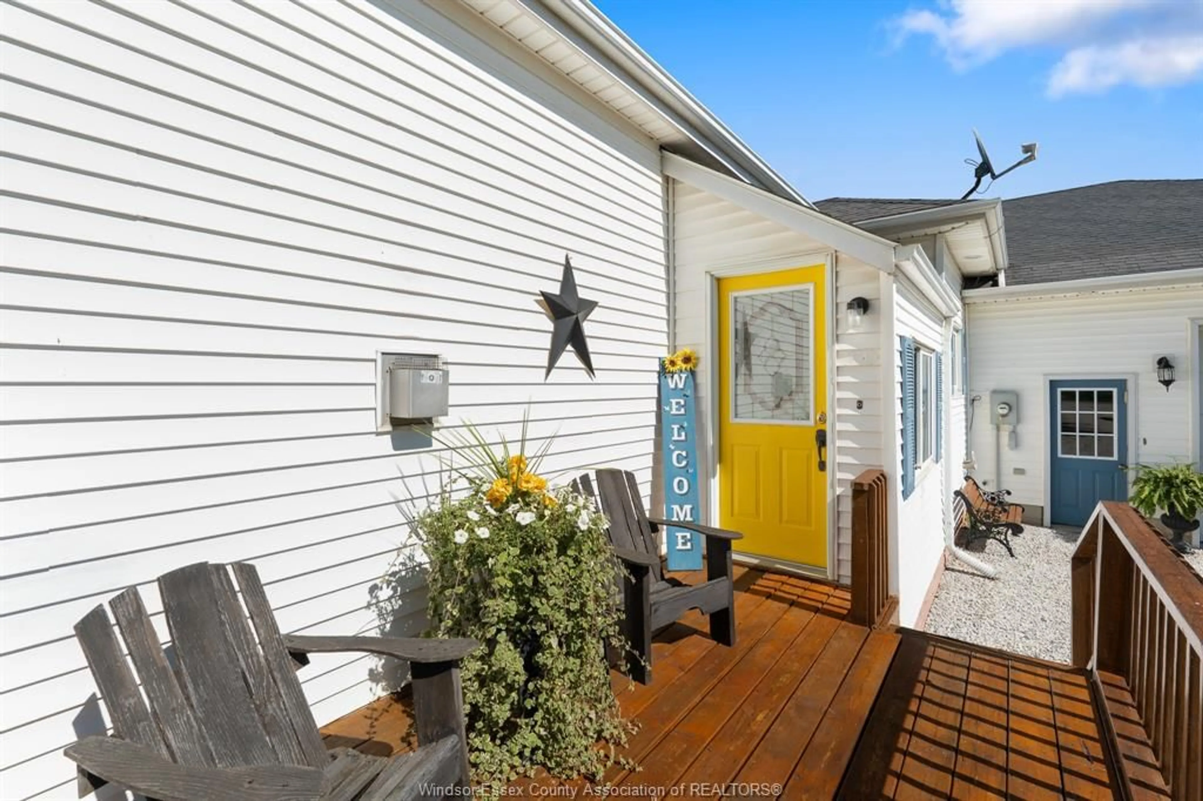 Patio, street for 21098 Erie St, Wheatley Ontario N0P 2P0