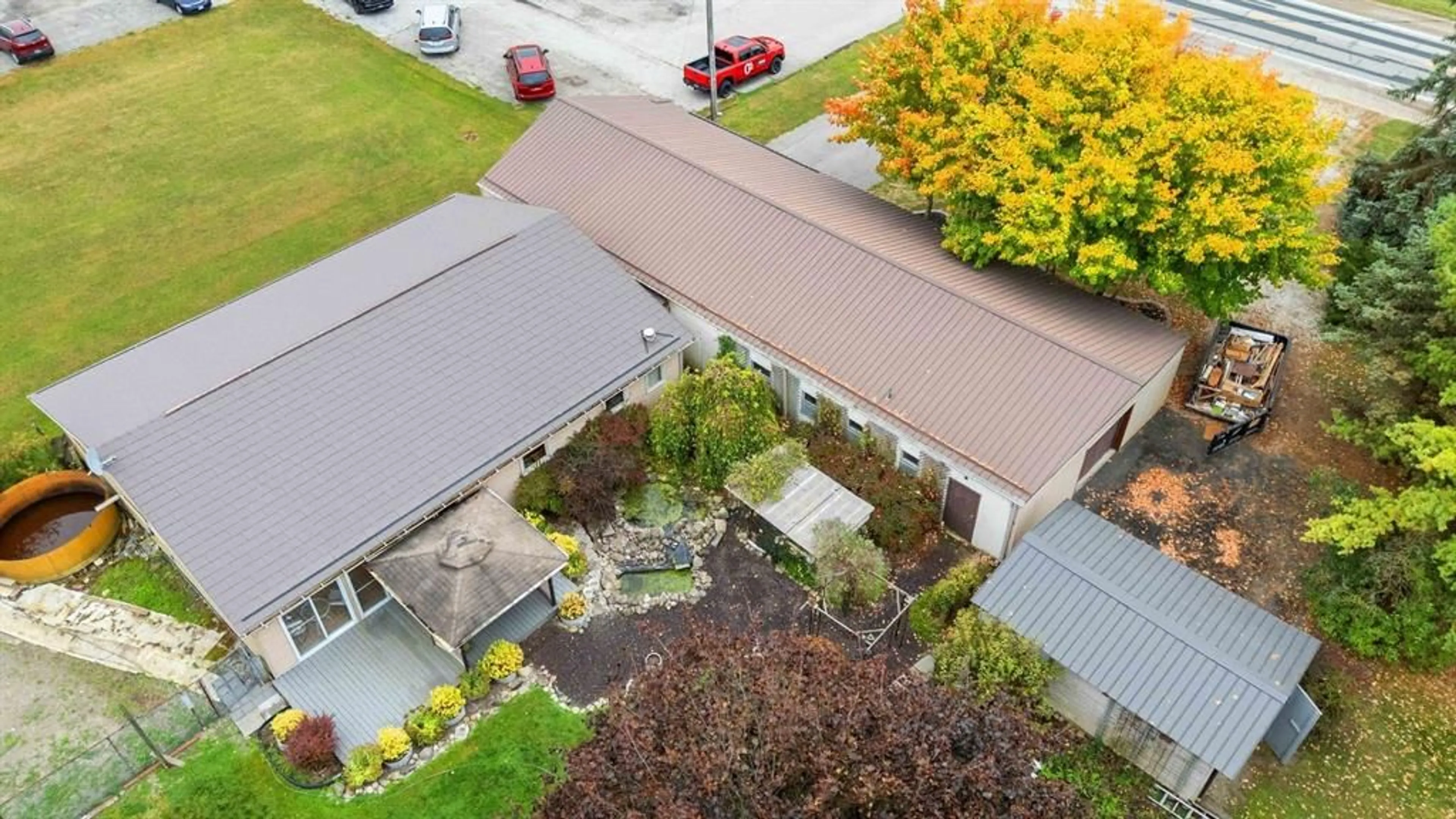 A pic from outside/outdoor area/front of a property/back of a property/a pic from drone, street for 3202 Petrolia Line, Enniskillen Ontario N0N 1R0
