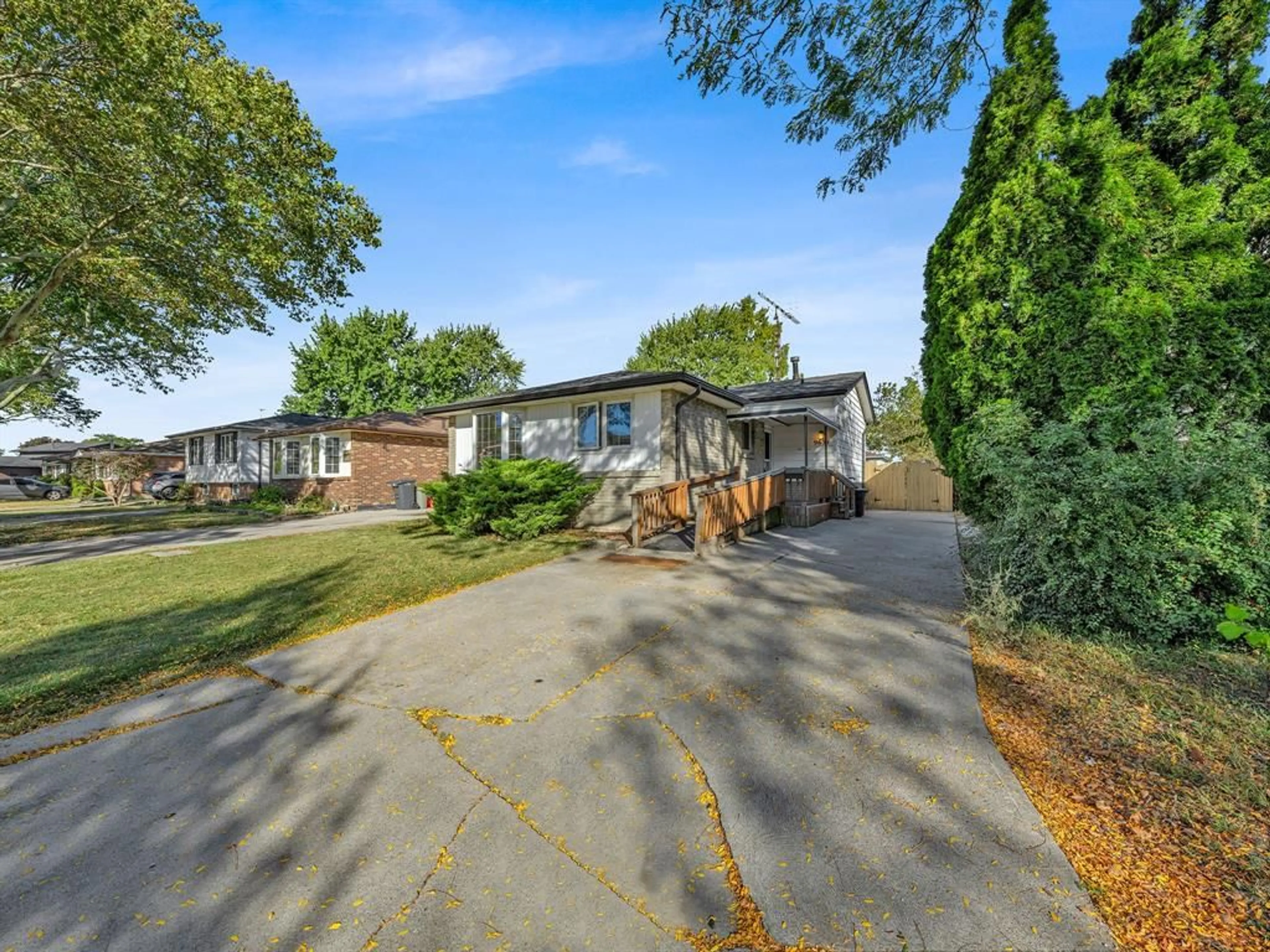 A pic from outside/outdoor area/front of a property/back of a property/a pic from drone, street for 9654 Avery, Windsor Ontario N8R 2A2