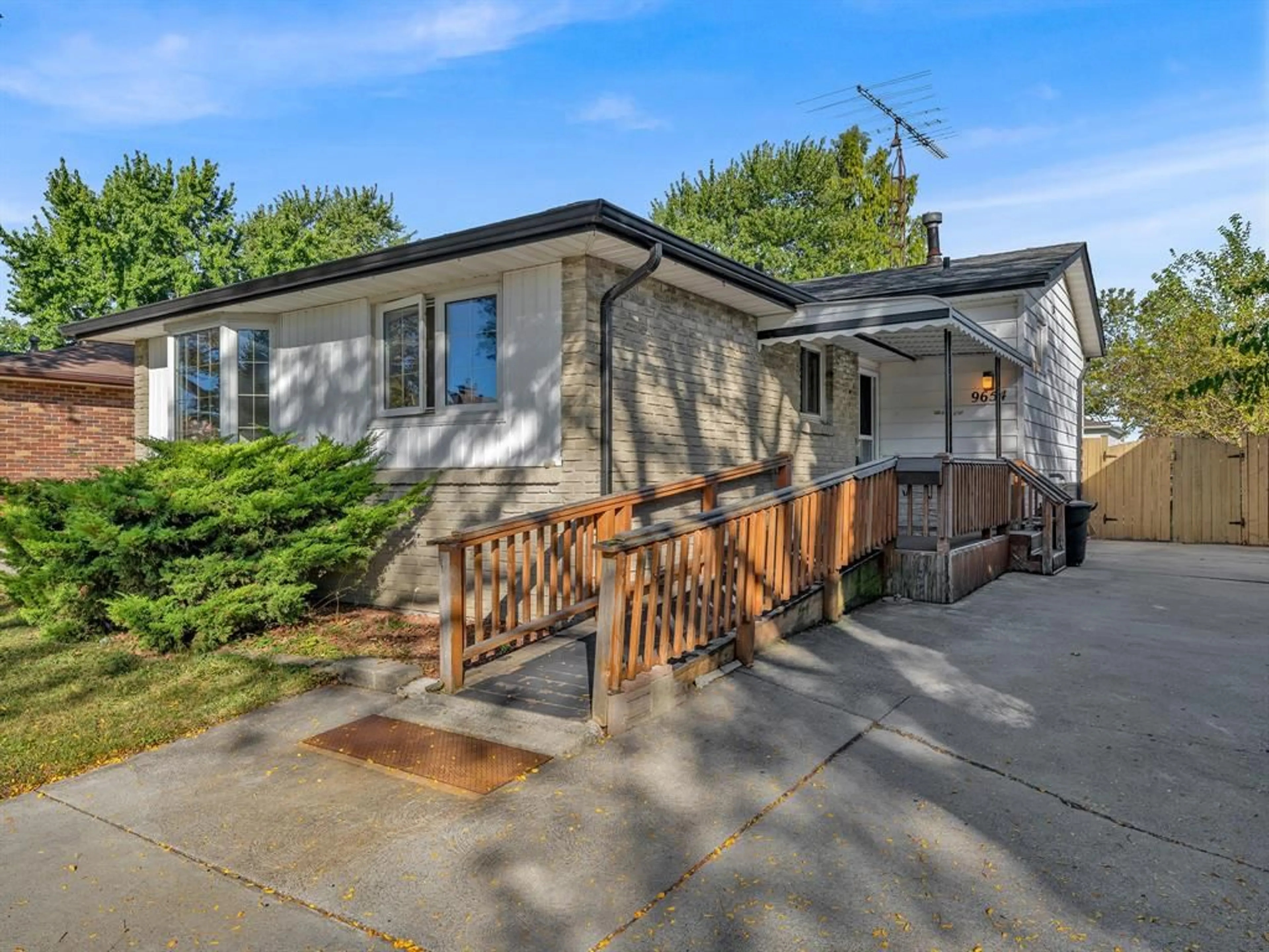 Home with vinyl exterior material, street for 9654 Avery, Windsor Ontario N8R 2A2