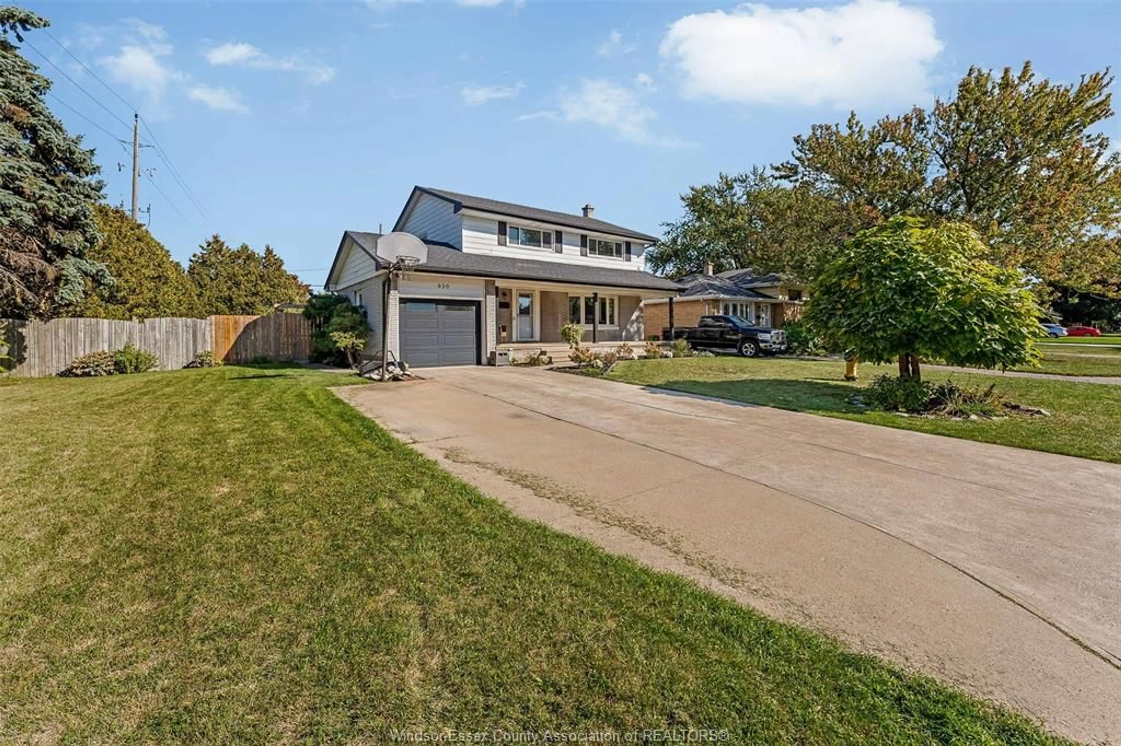 A pic from outside/outdoor area/front of a property/back of a property/a pic from drone, street for 836 RHOLAINE Dr, Windsor Ontario N8S 3Z8