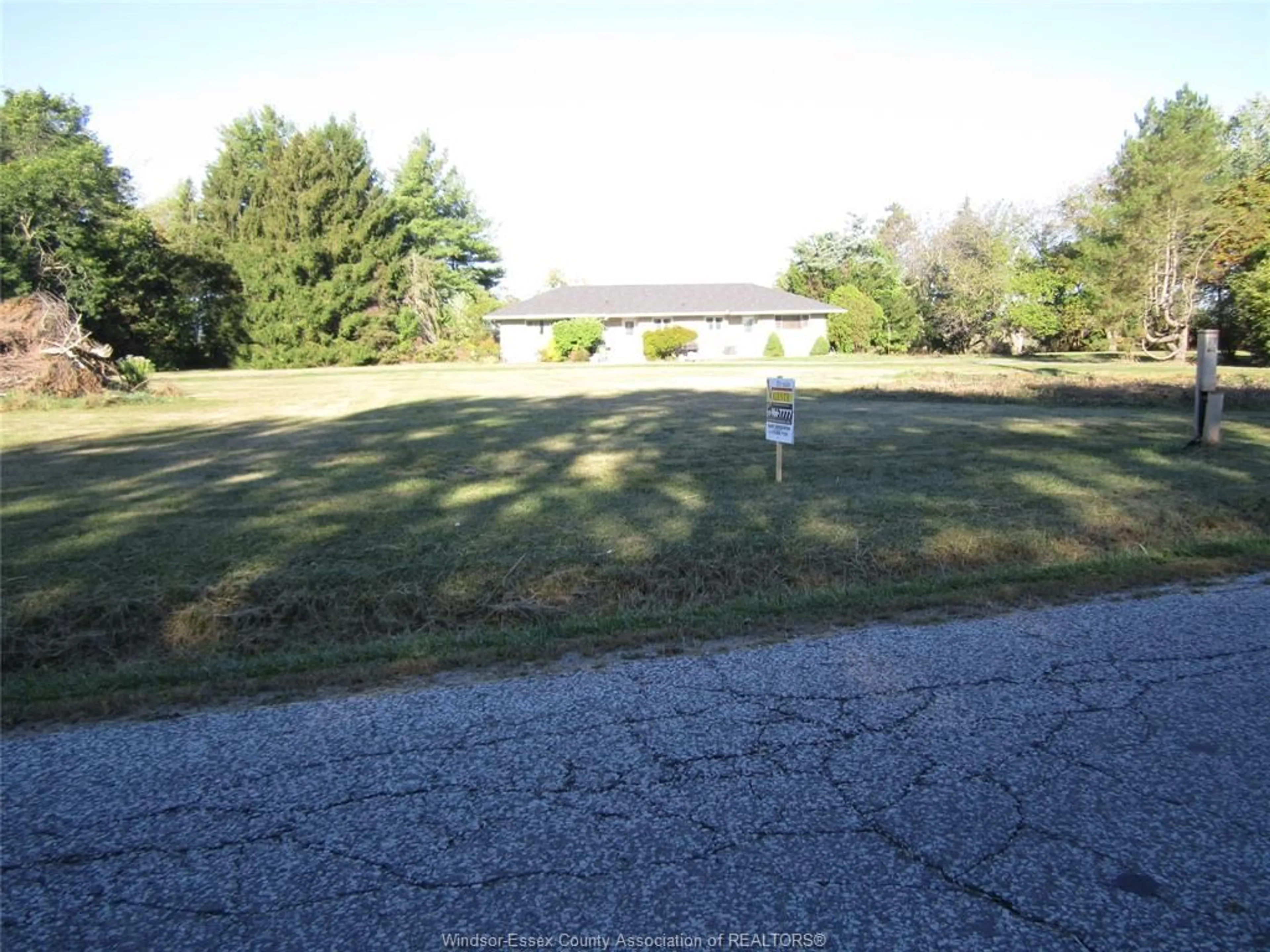 A pic from outside/outdoor area/front of a property/back of a property/a pic from drone, water/lake/river/ocean view for 9115 SHORT MALDEN Rd, LaSalle Ontario N9J 2V9