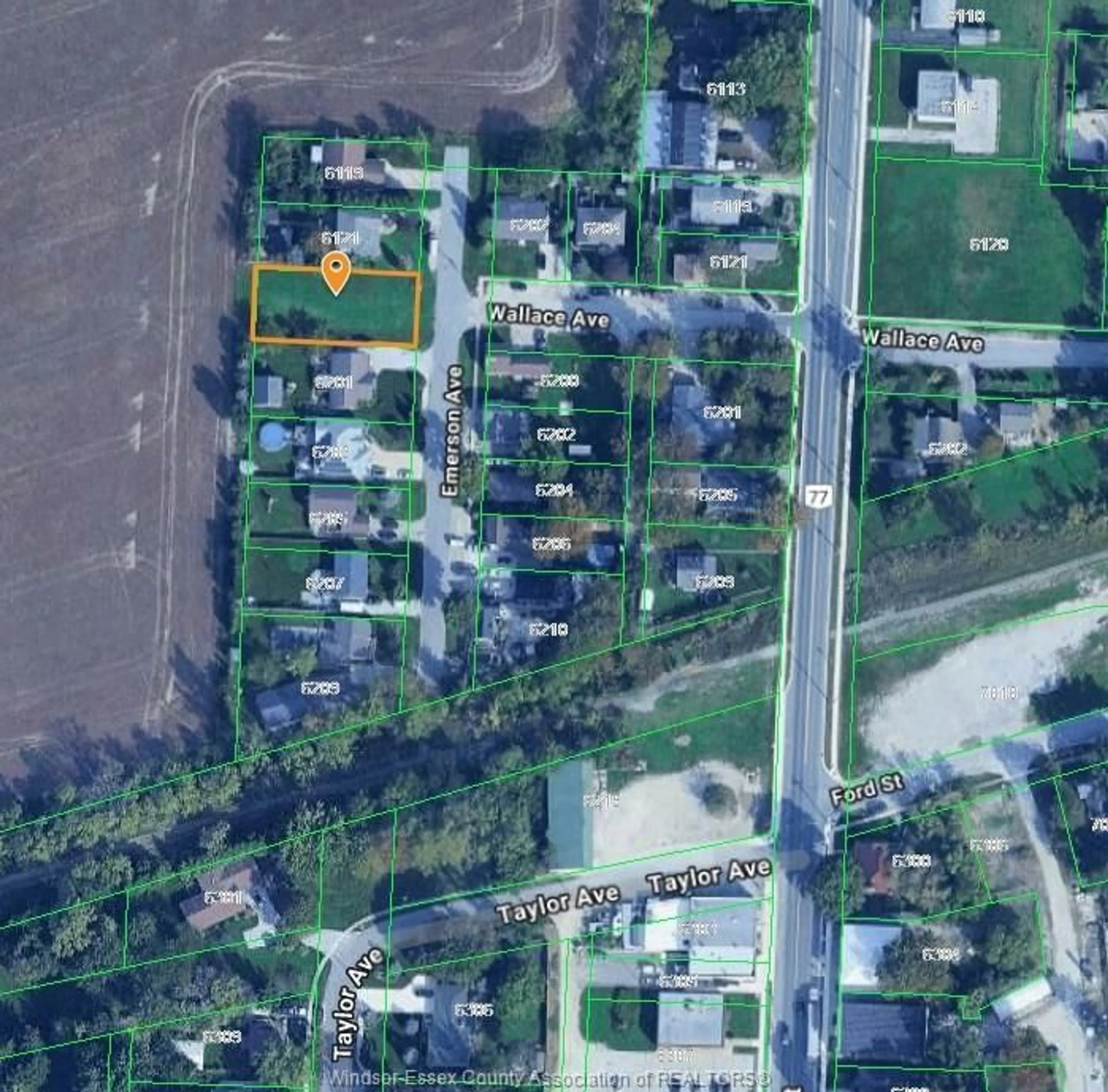 A pic from outside/outdoor area/front of a property/back of a property/a pic from drone, street for 6199 EMERSON Ave, Comber Ontario N0P 1J0