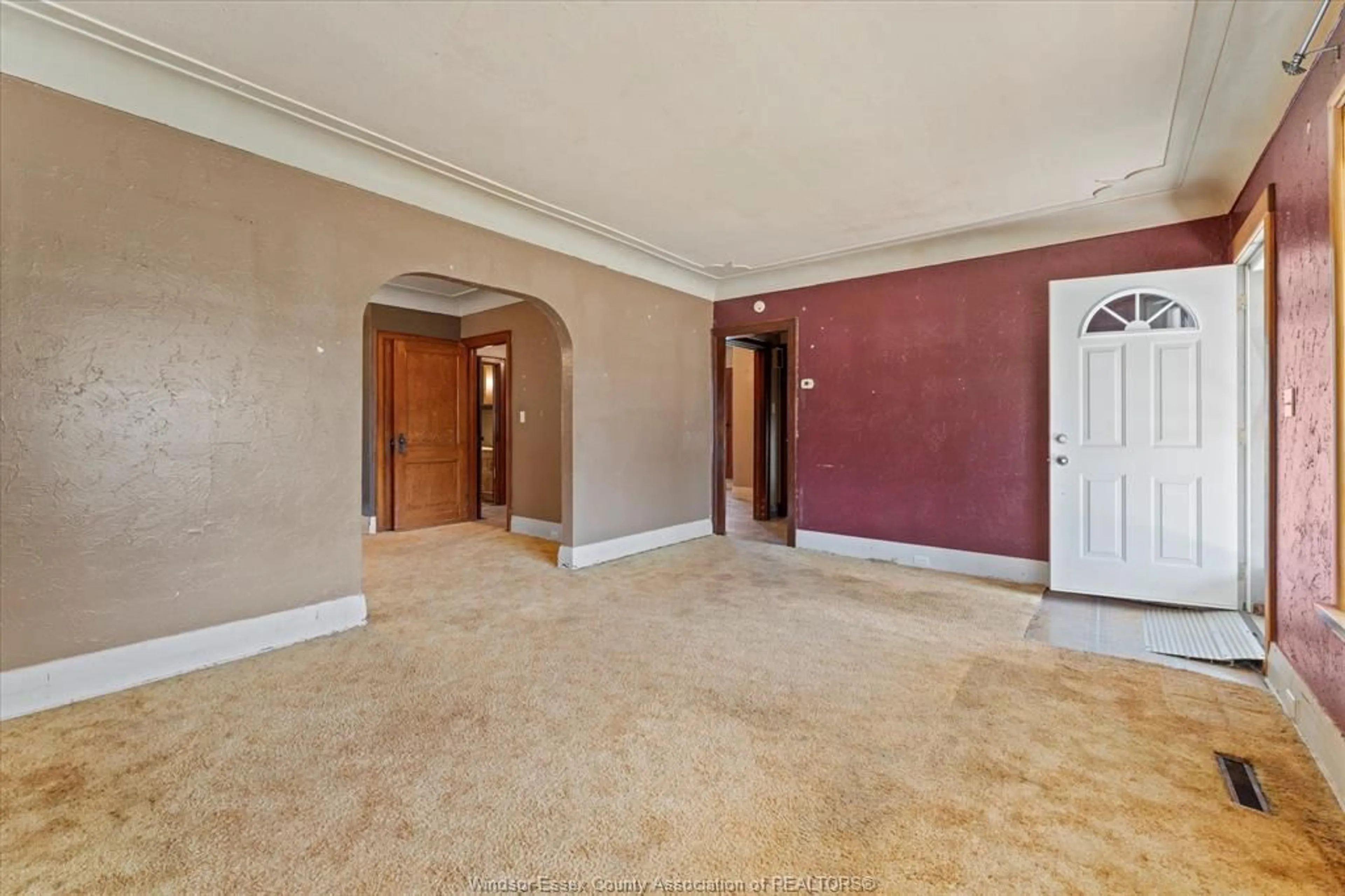 Indoor foyer for 557 St. Charles St, Belle River Ontario N0R 1A0