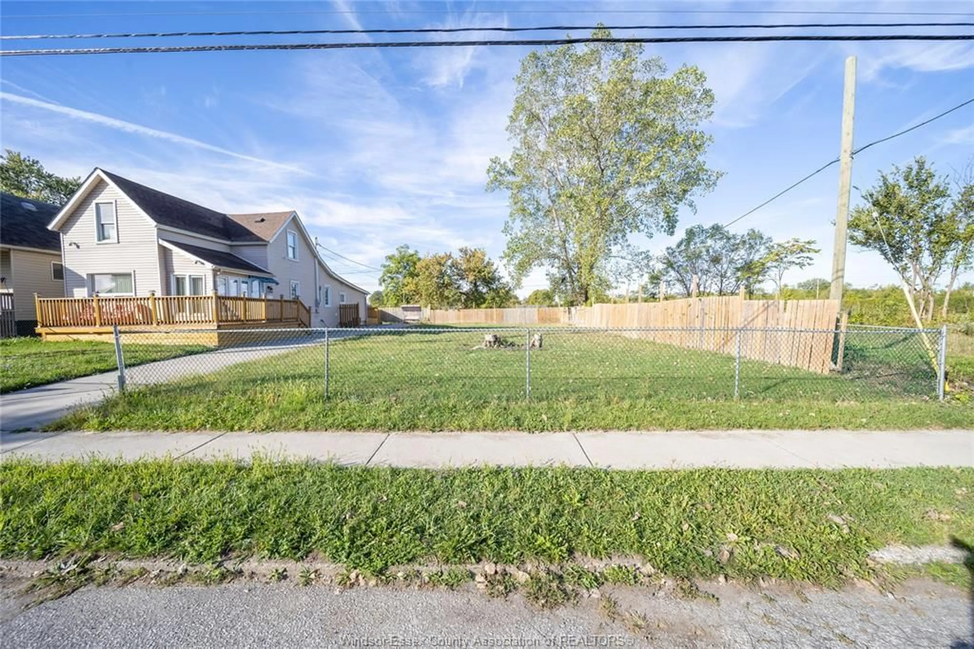 A pic from outside/outdoor area/front of a property/back of a property/a pic from drone, street for 0 WELLINGTON, Windsor Ontario N8X 2C1