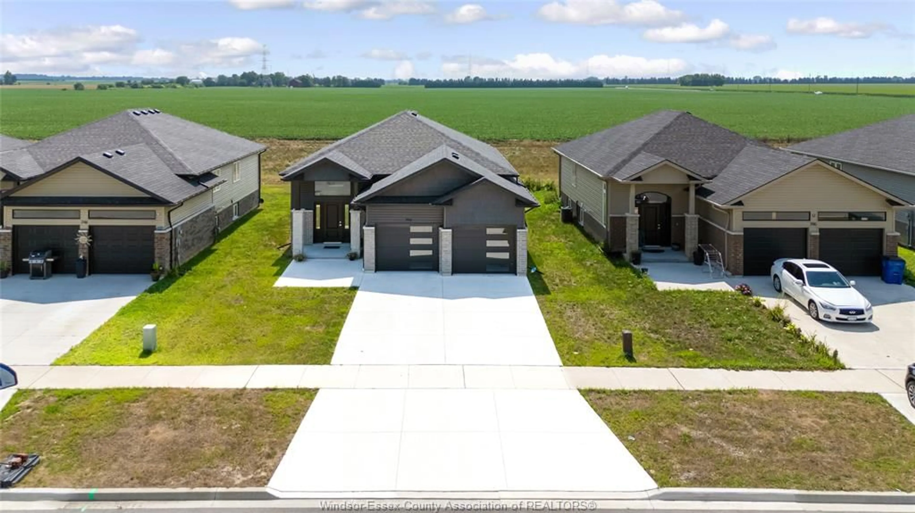 A pic from outside/outdoor area/front of a property/back of a property/a pic from drone, street for 794 KEIL Dr, Chatham Ontario N7M 0T4
