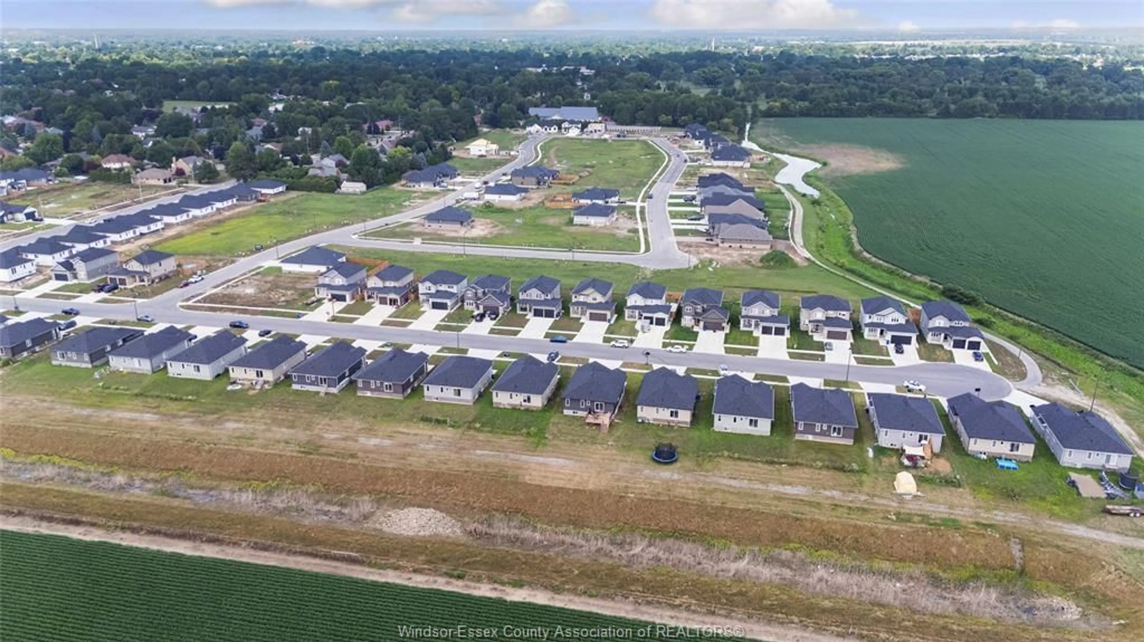A pic from outside/outdoor area/front of a property/back of a property/a pic from drone, street for 794 KEIL Dr, Chatham Ontario N7M 0T4