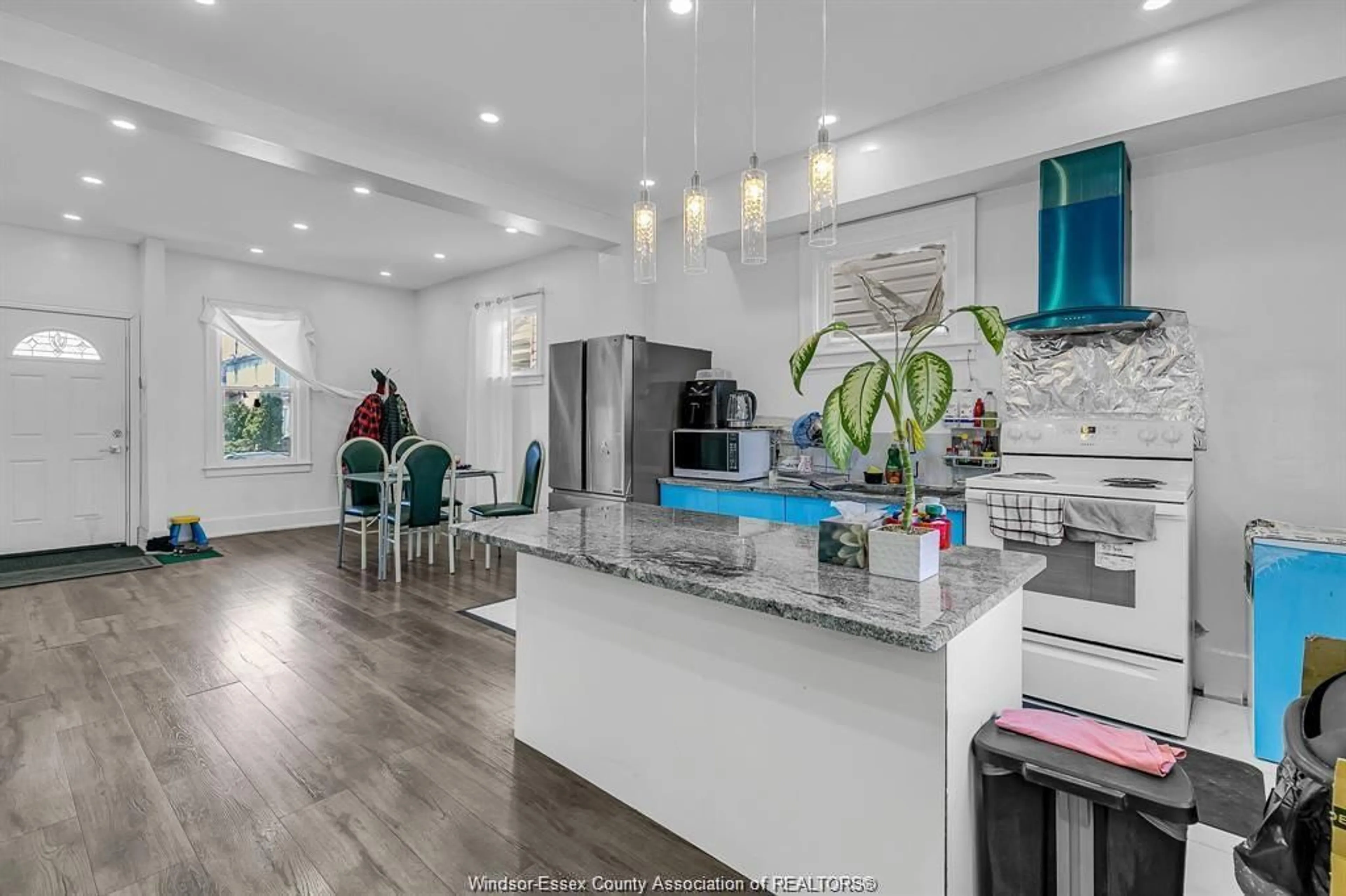 Open concept kitchen, unknown for 1024 WINDSOR Ave, Windsor Ontario N9A 1K4