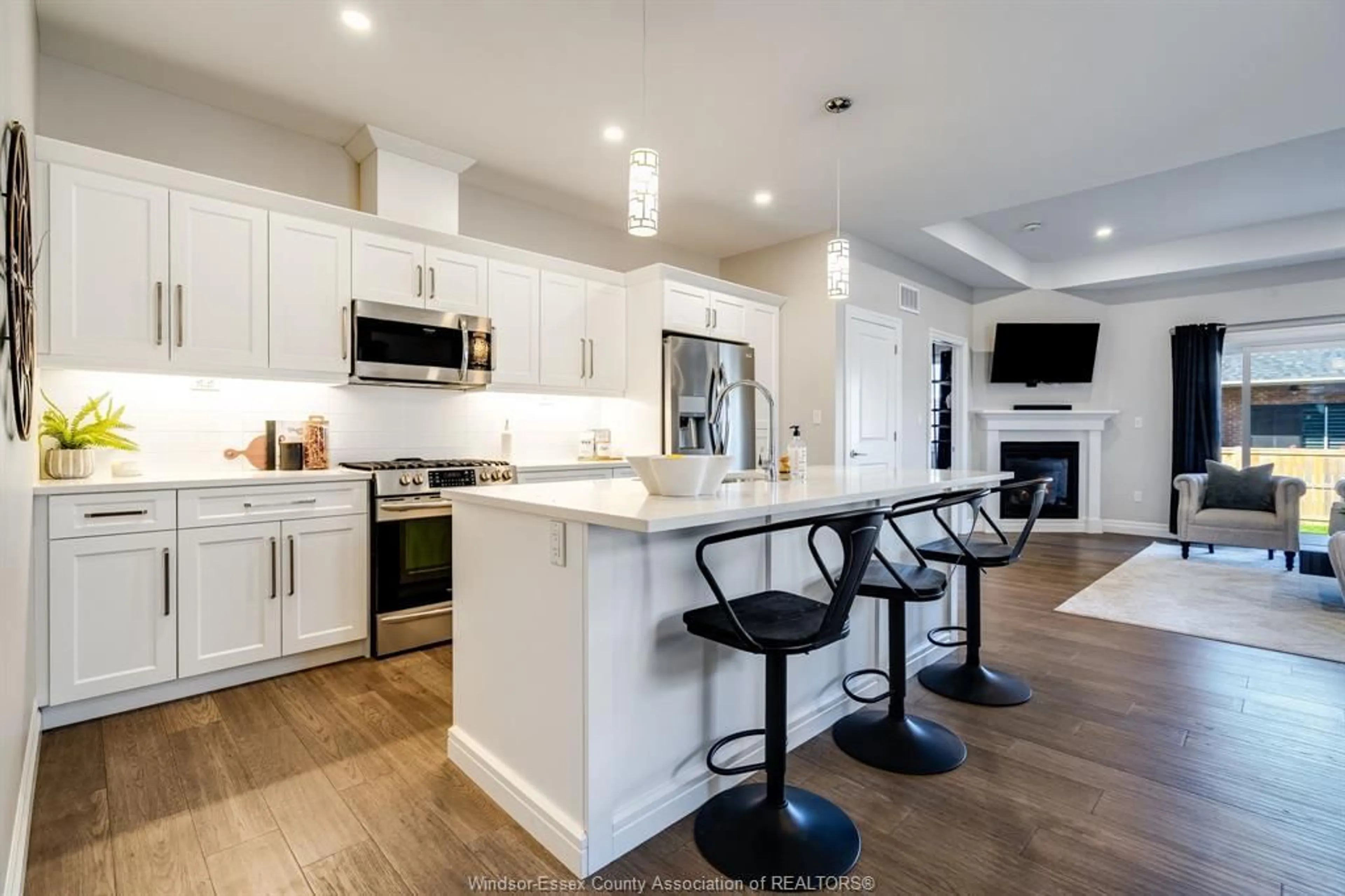 Open concept kitchen, unknown for 12 Robin Crt, Kingsville Ontario N9Y 0E1