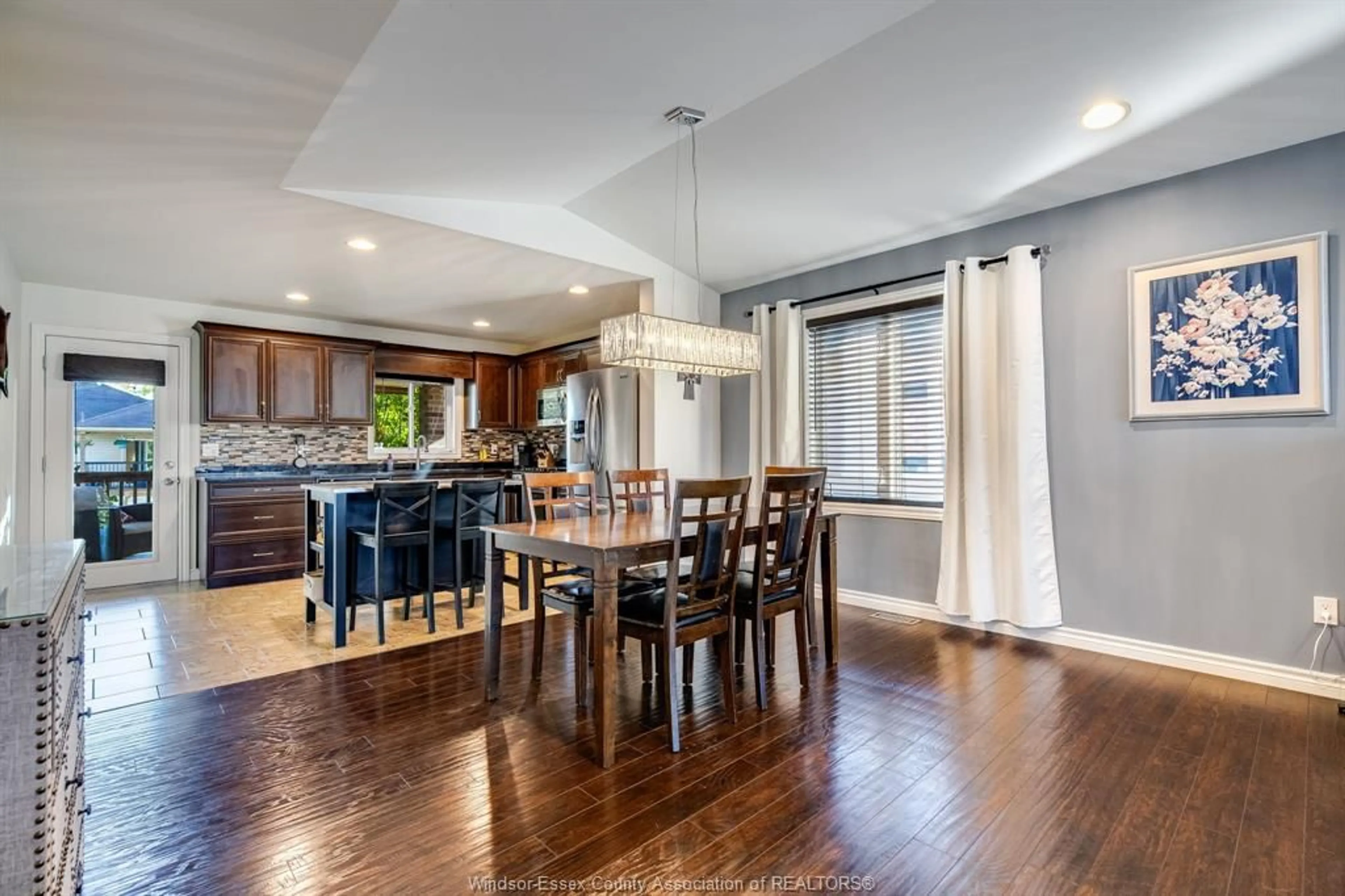 Open concept kitchen, unknown for 1132 Ivanhill, Windsor Ontario N8P 0B5