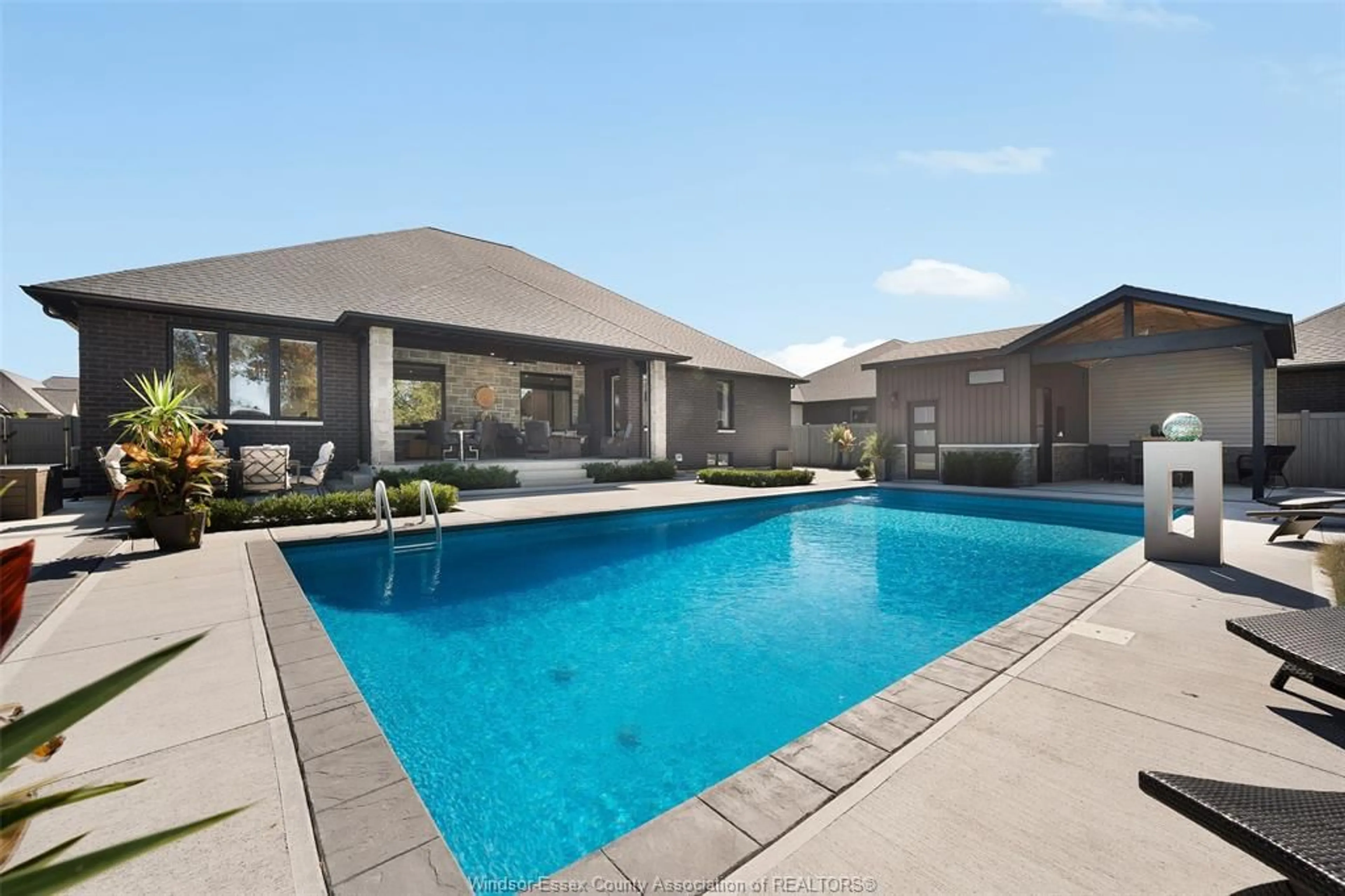 Pool for 172 GRANDVIEW Ave, Kingsville Ontario N9Y 0C8