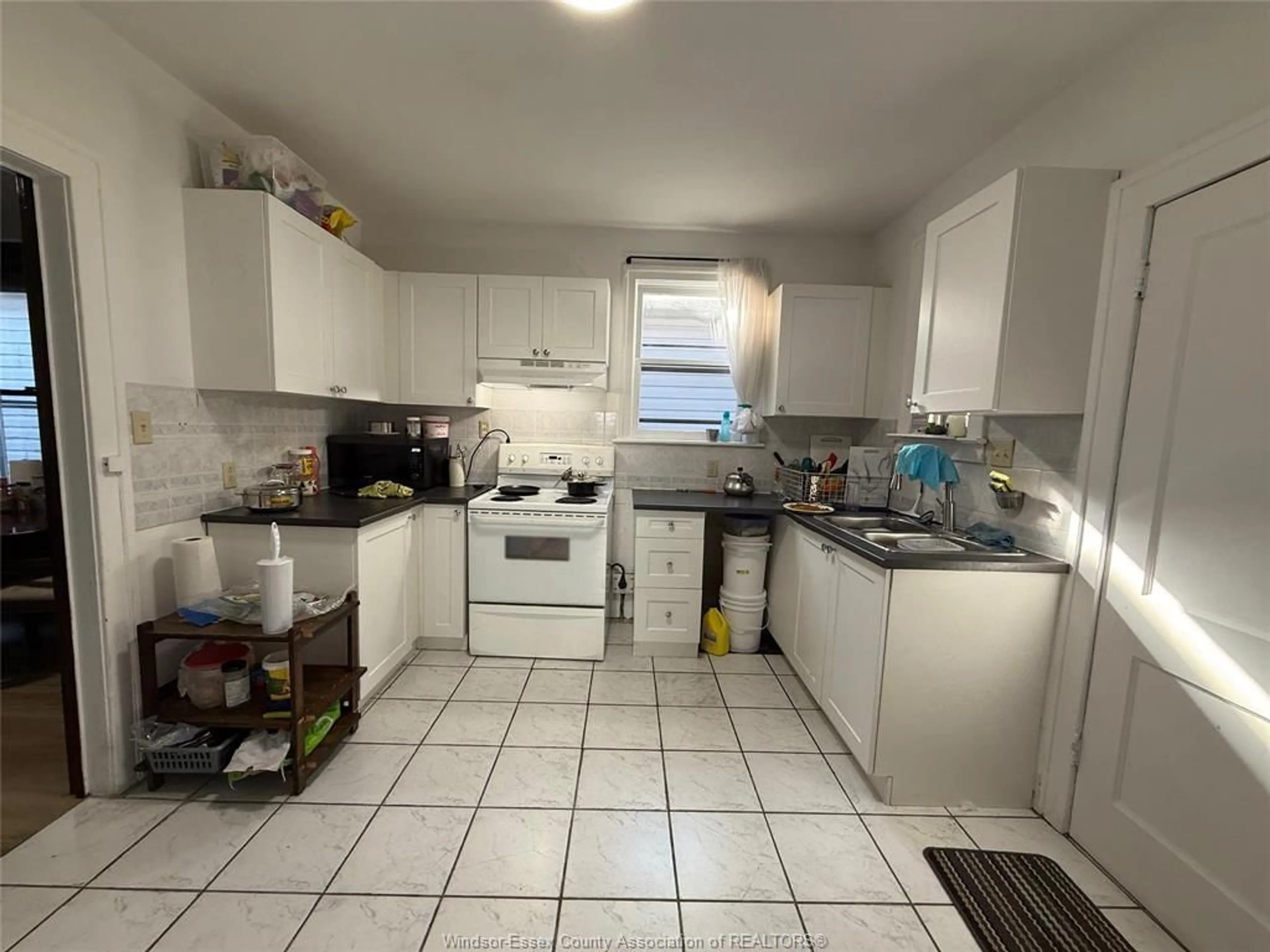 Standard kitchen, unknown for 1463 GOYEAU St, Windsor Ontario N8X 3L2