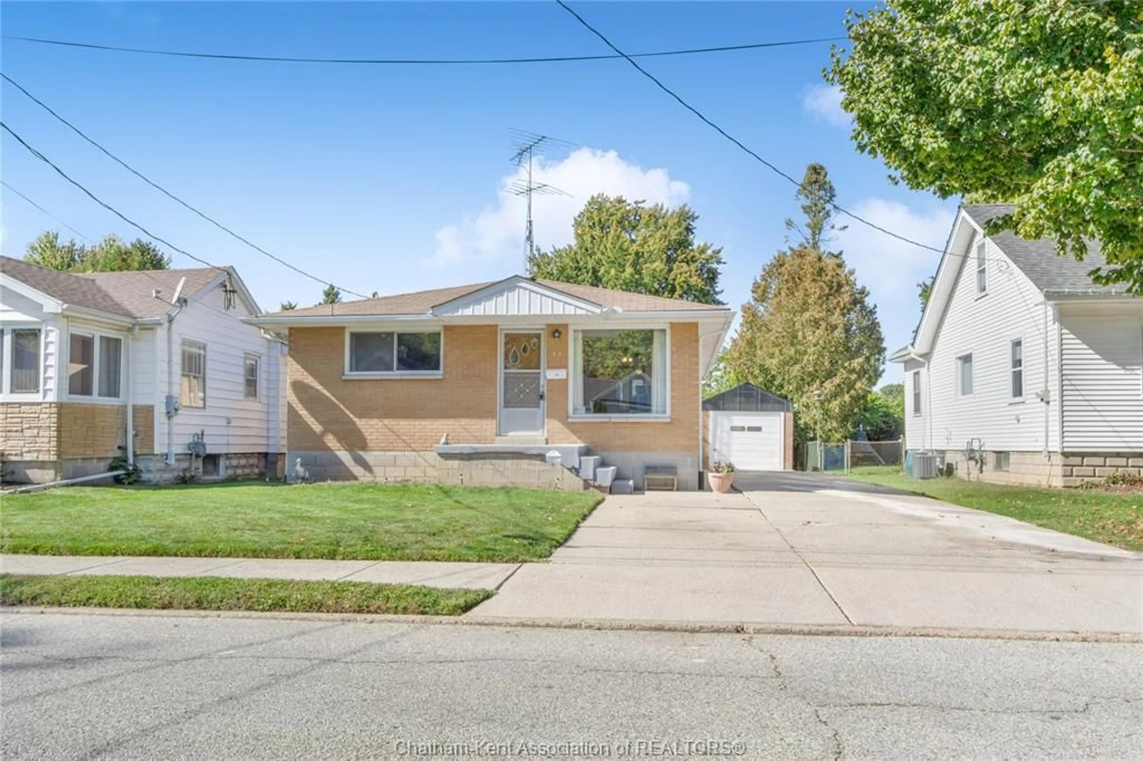 Home with vinyl exterior material, street for 55 WILSON Ave, Chatham Ontario N7L 1K8