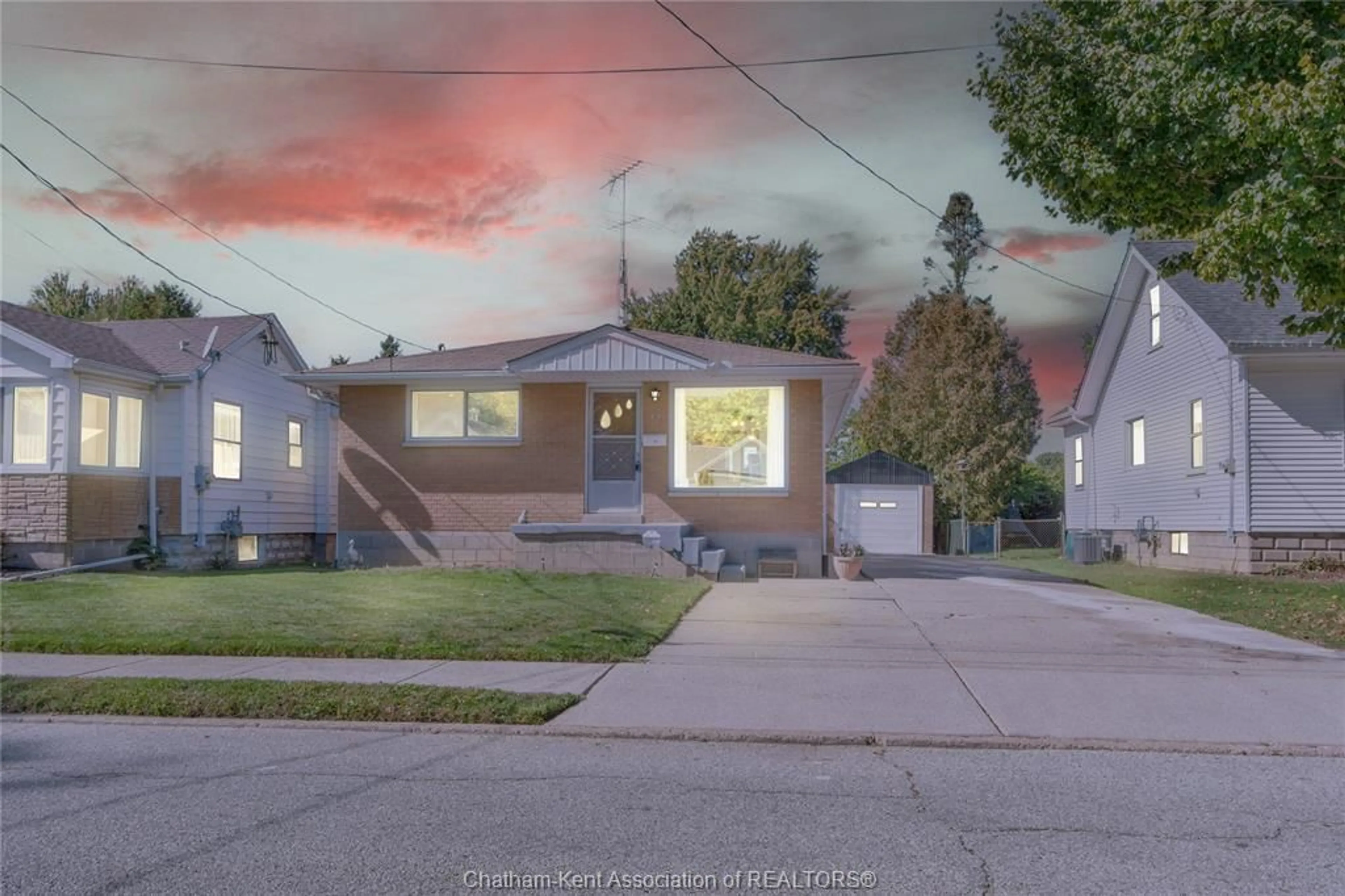 Unknown for 55 WILSON Ave, Chatham Ontario N7L 1K8