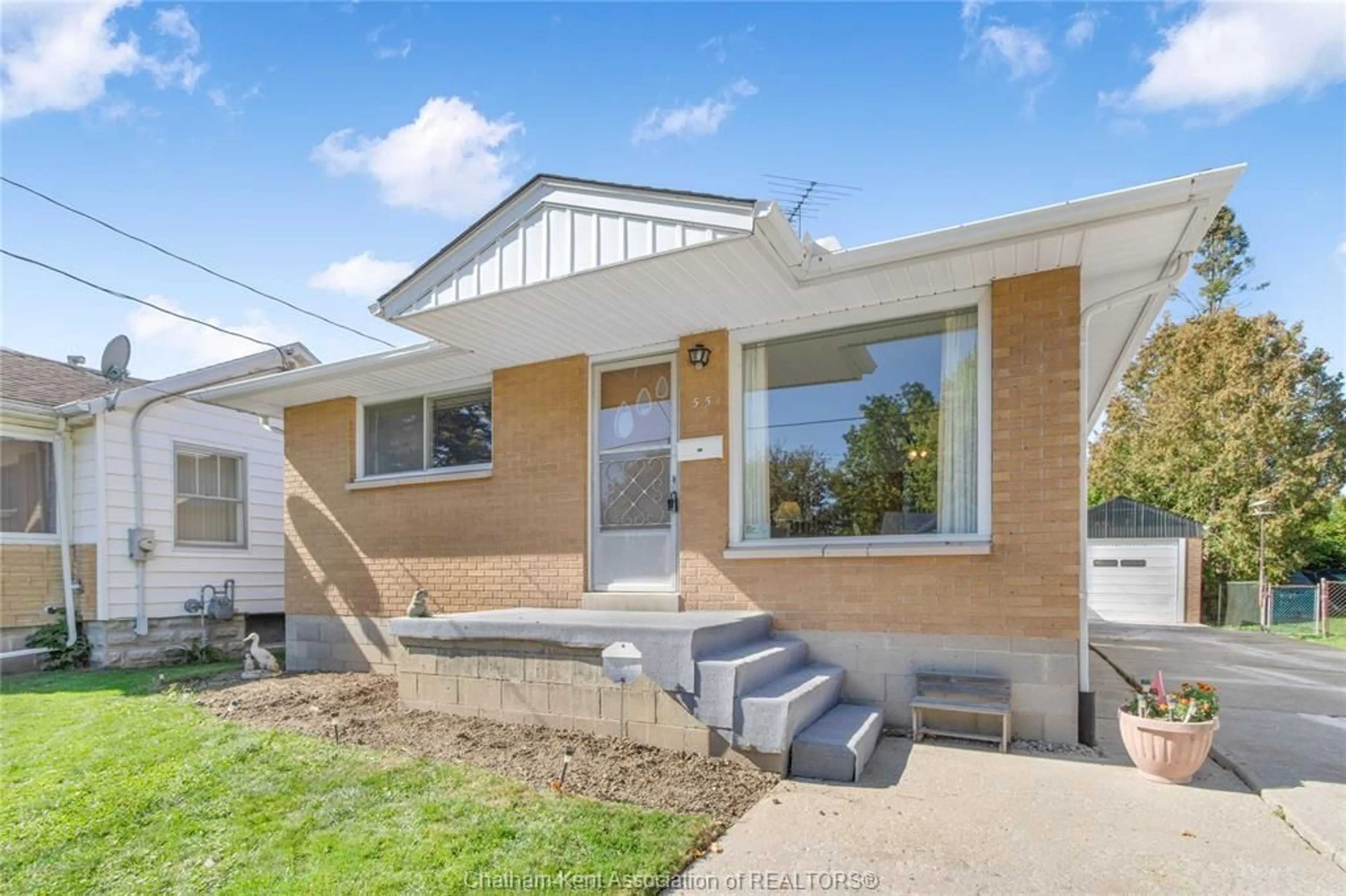 Home with brick exterior material, street for 55 WILSON Ave, Chatham Ontario N7L 1K8