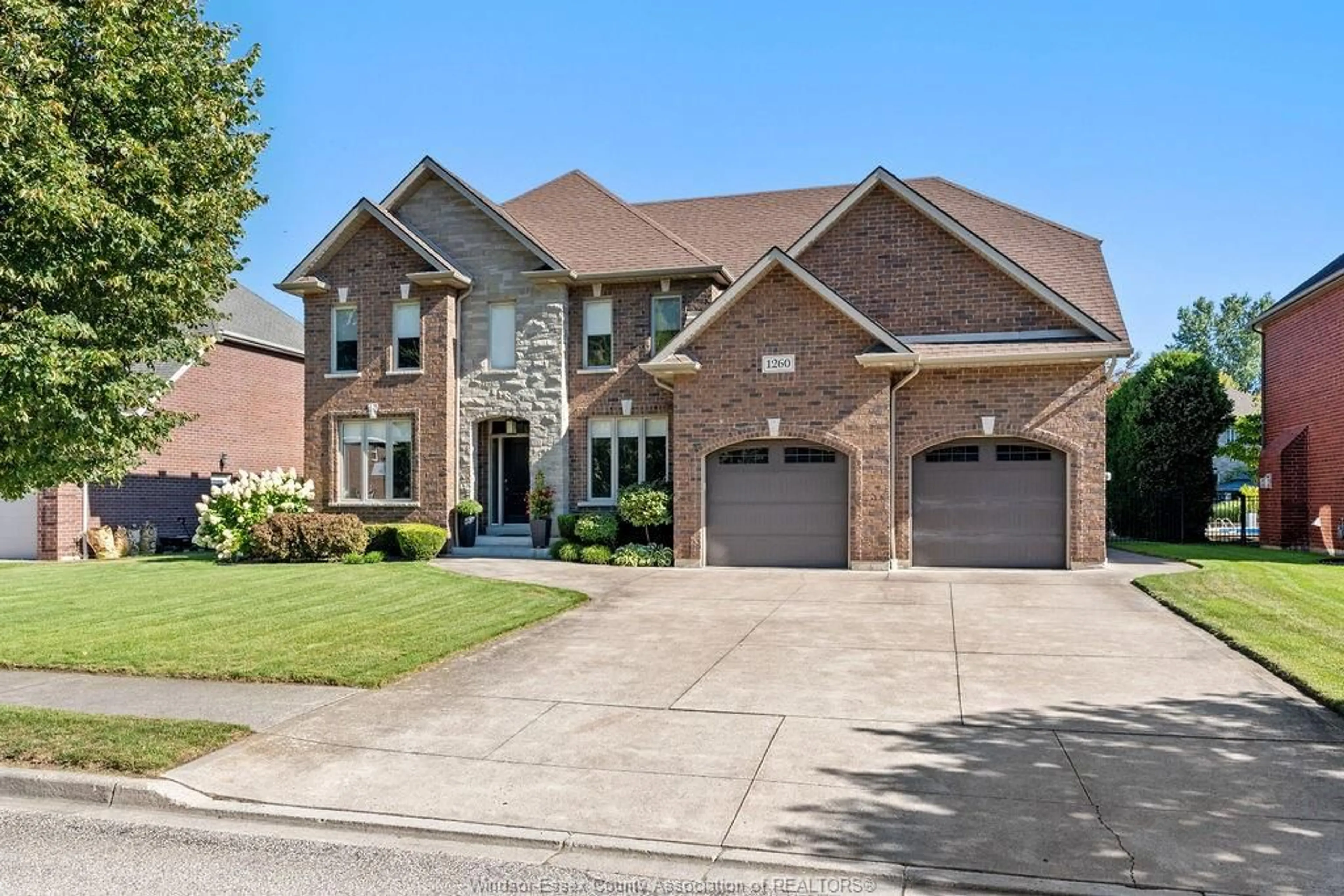 Home with brick exterior material, street for 1260 LYONESS Crt, LaSalle Ontario N9J 3Y6