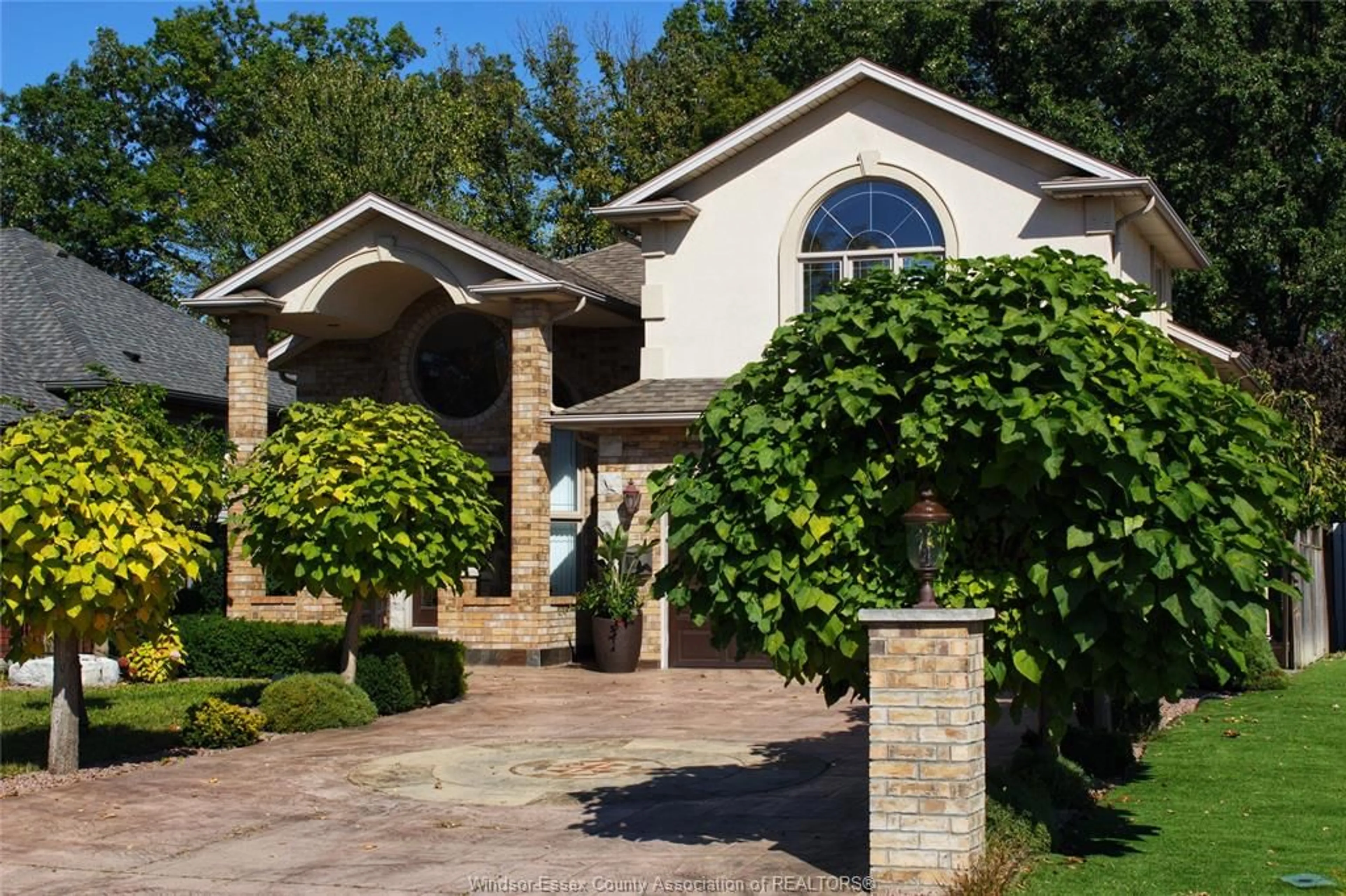 Home with brick exterior material, street for 762 NEWPORT Cres, Windsor Ontario N9E 4Z5