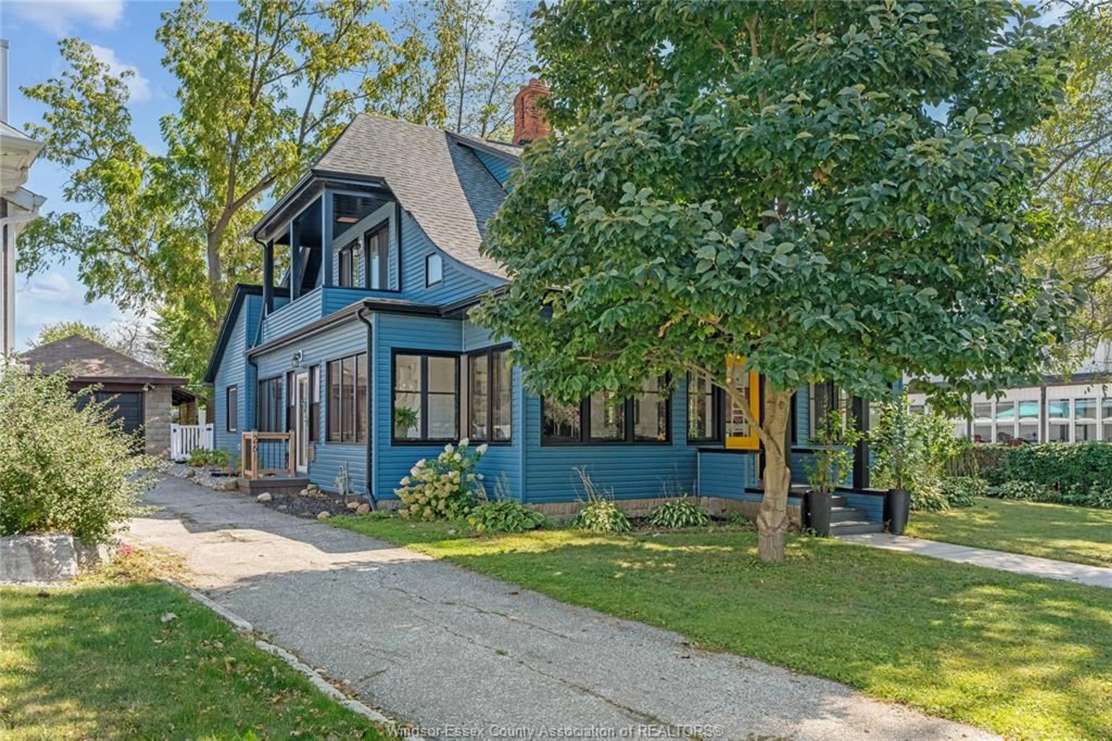 Home with brick exterior material, street for 261 DIVISION St, Kingsville Ontario N9Y 1R7