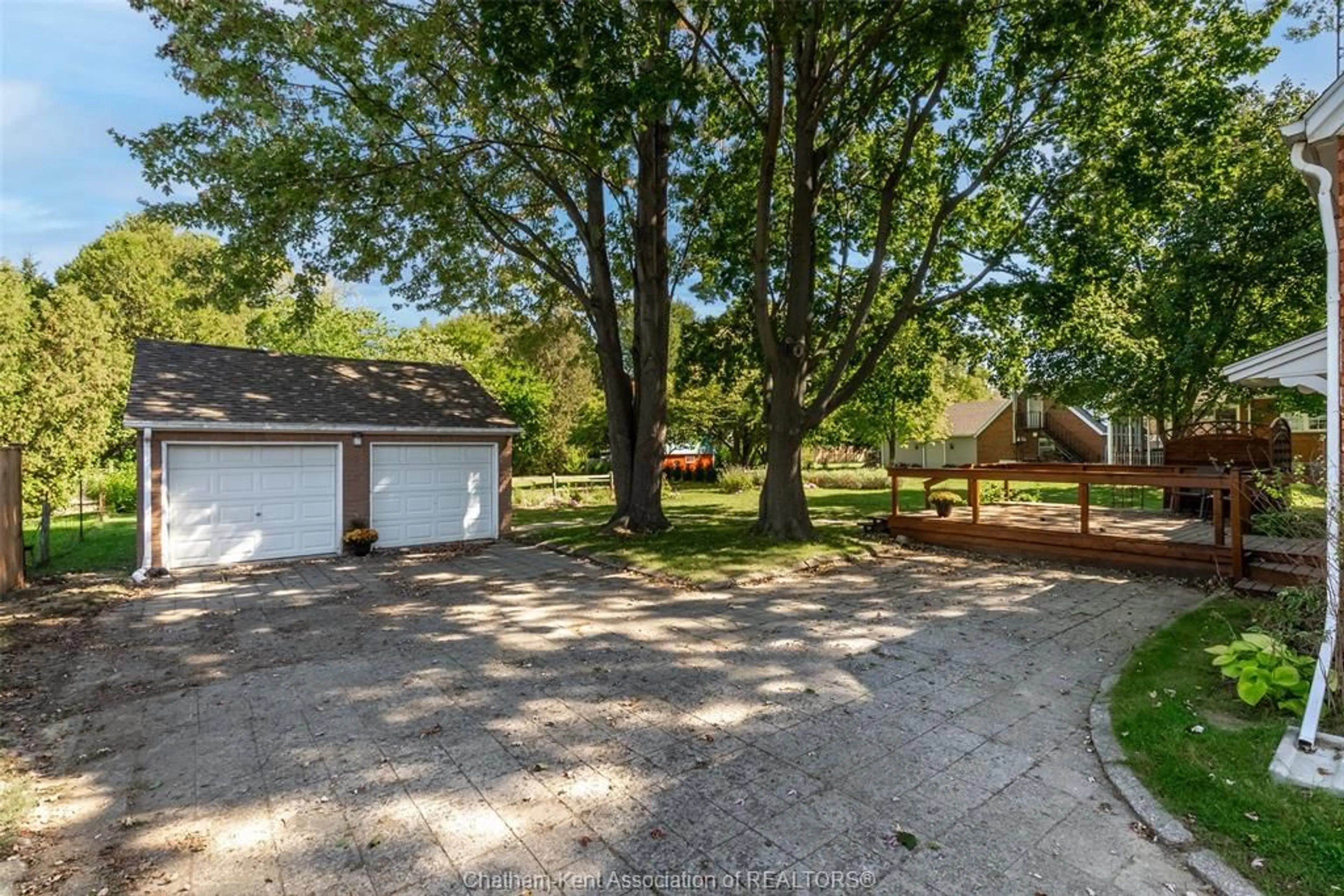 A pic from outside/outdoor area/front of a property/back of a property/a pic from drone, street for 483 St. Clair St, Chatham Ontario N7L 3K6