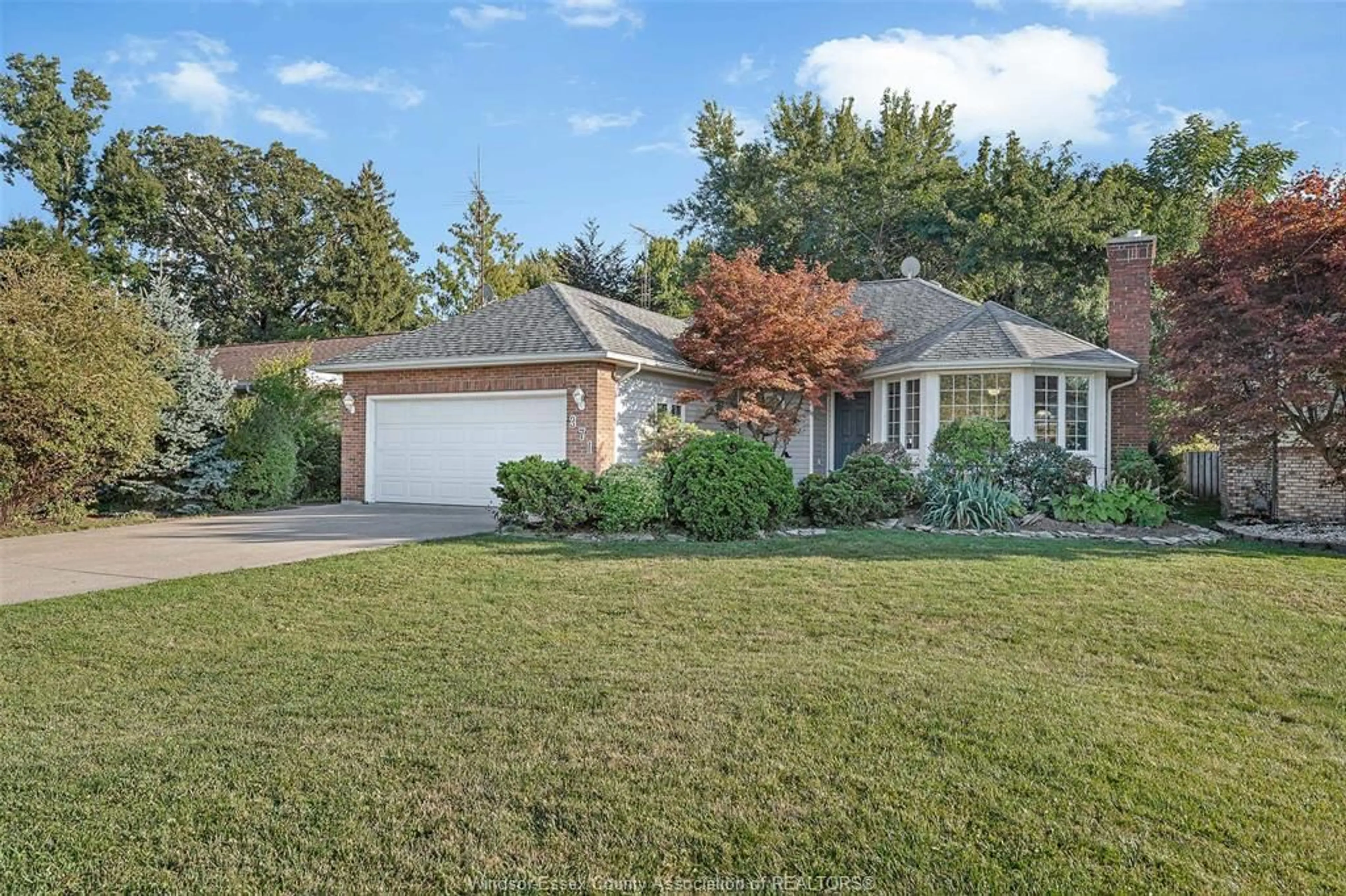 Home with brick exterior material, street for 371 KING St, Harrow Ontario N0R 1G0
