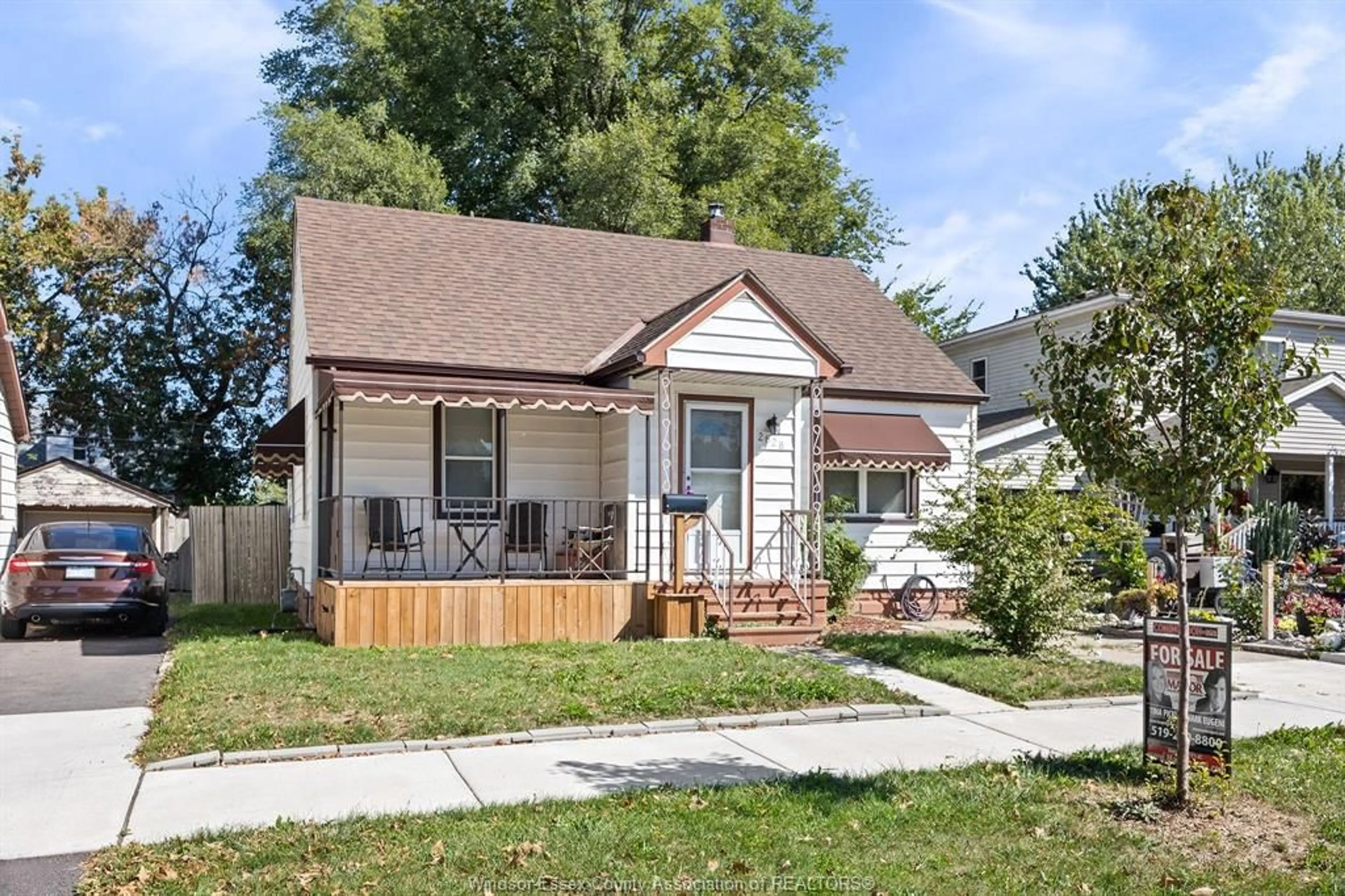 Home with vinyl exterior material, street for 2628 ALEXIS Rd, Windsor Ontario N8W 3Z9