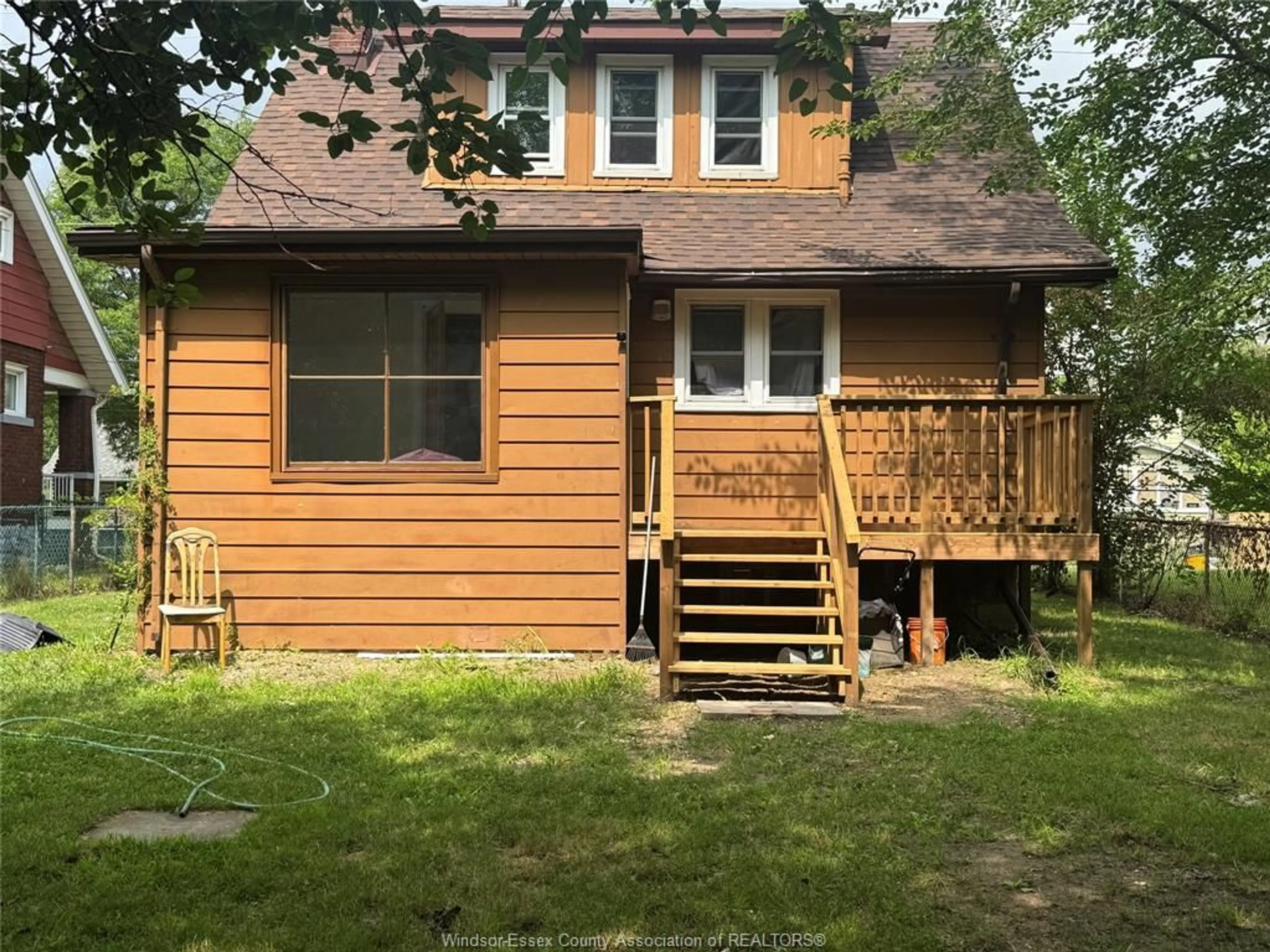 Home with vinyl exterior material, unknown for 3641 BLOOMFIELD Rd, Windsor Ontario N9C 1S1