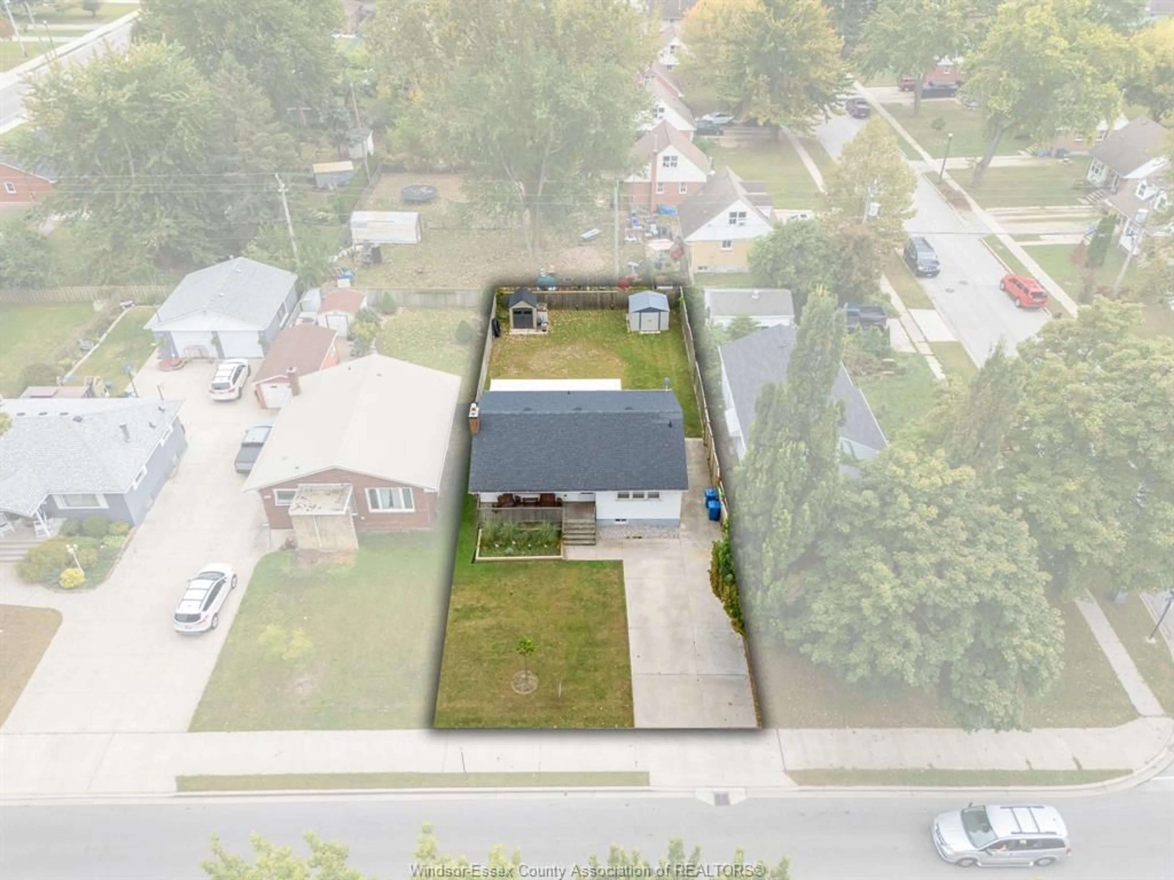 A pic from outside/outdoor area/front of a property/back of a property/a pic from drone, street for 343 Alma, Amherstburg Ontario N9V 1B2