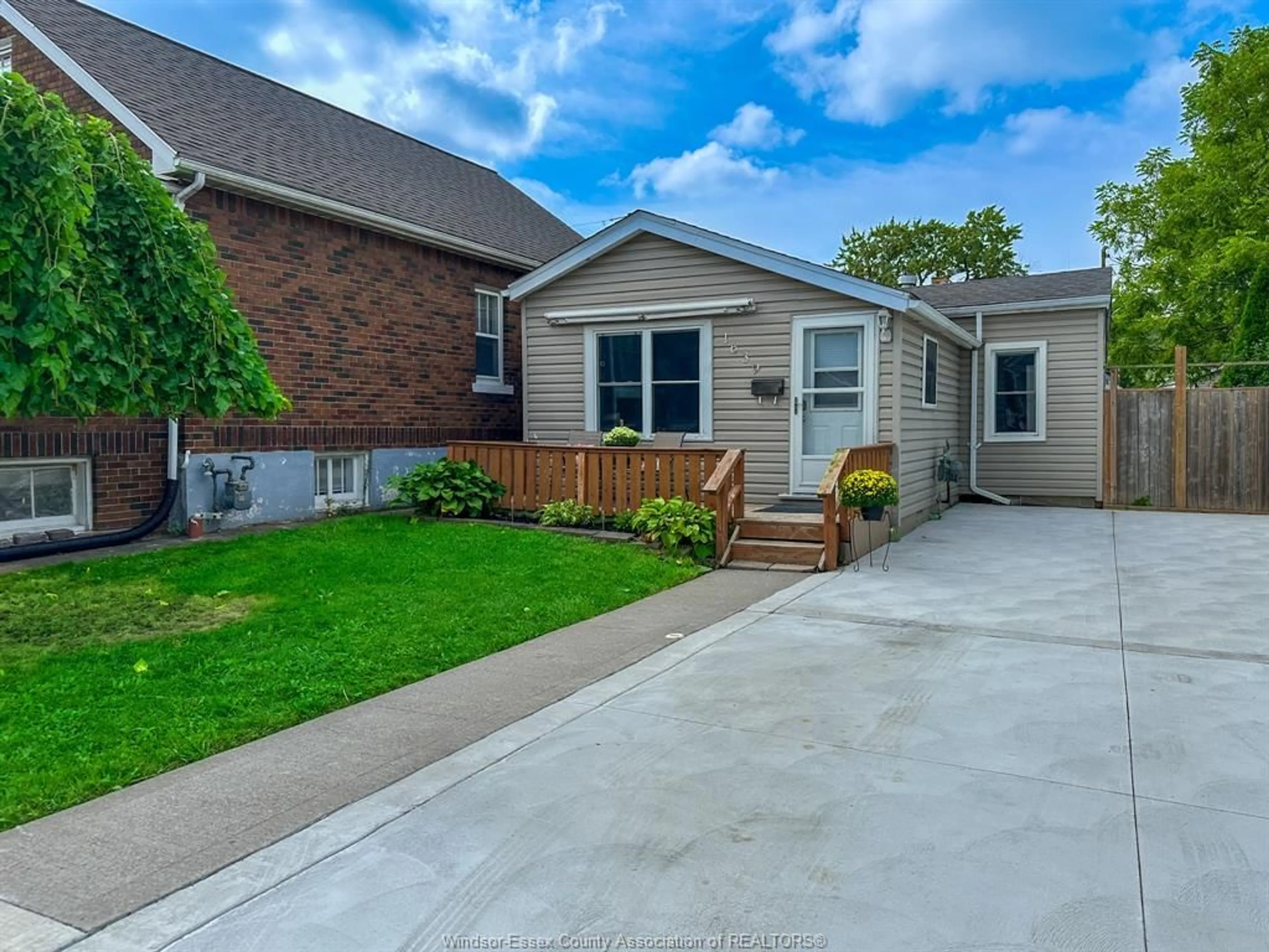 Home with vinyl exterior material, street for 1639 ST LUKE, Windsor Ontario N8Y 3N4