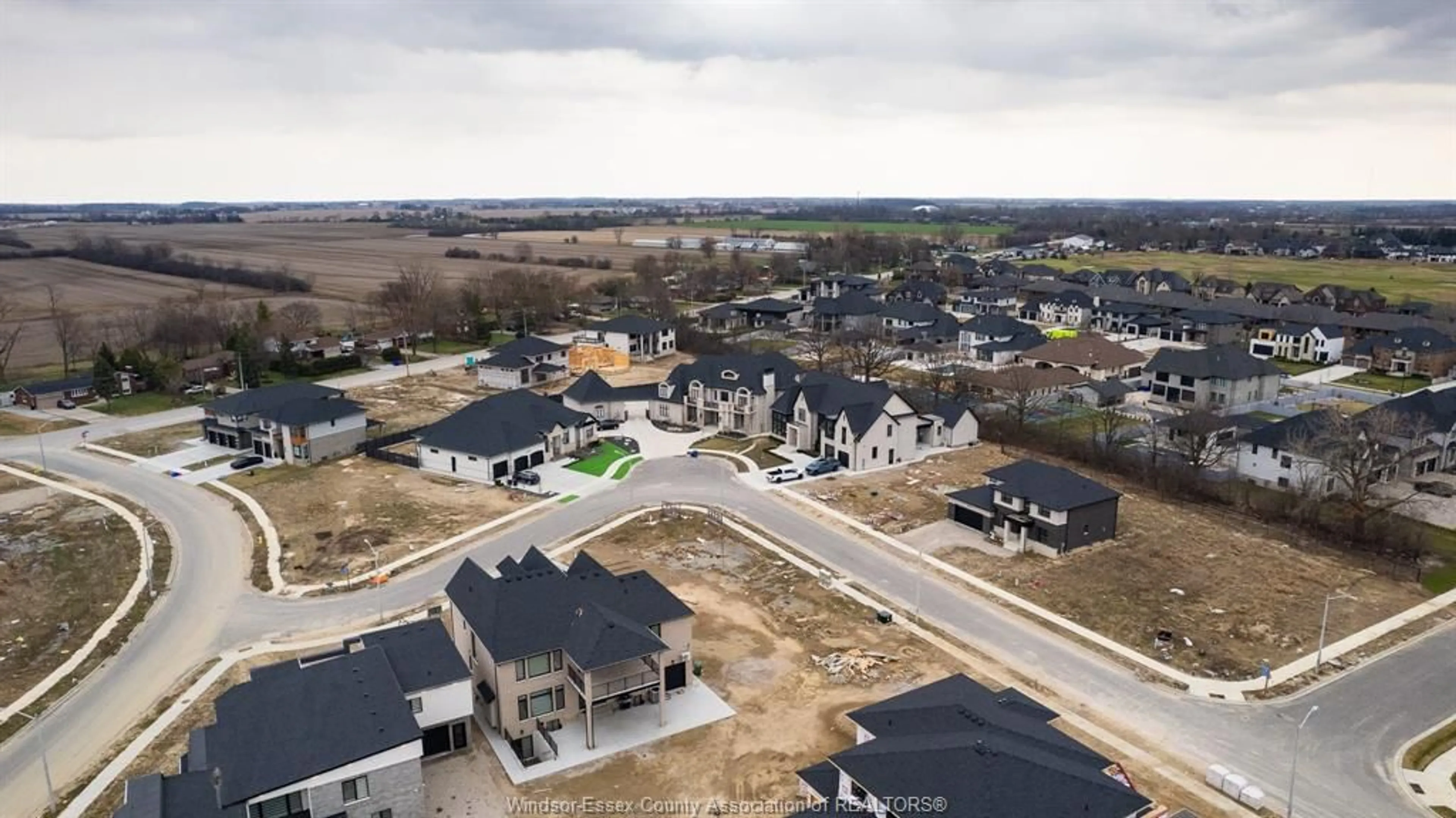A pic from outside/outdoor area/front of a property/back of a property/a pic from drone, street for 4451 CATERINA Cres, LaSalle Ontario N9H 0N2