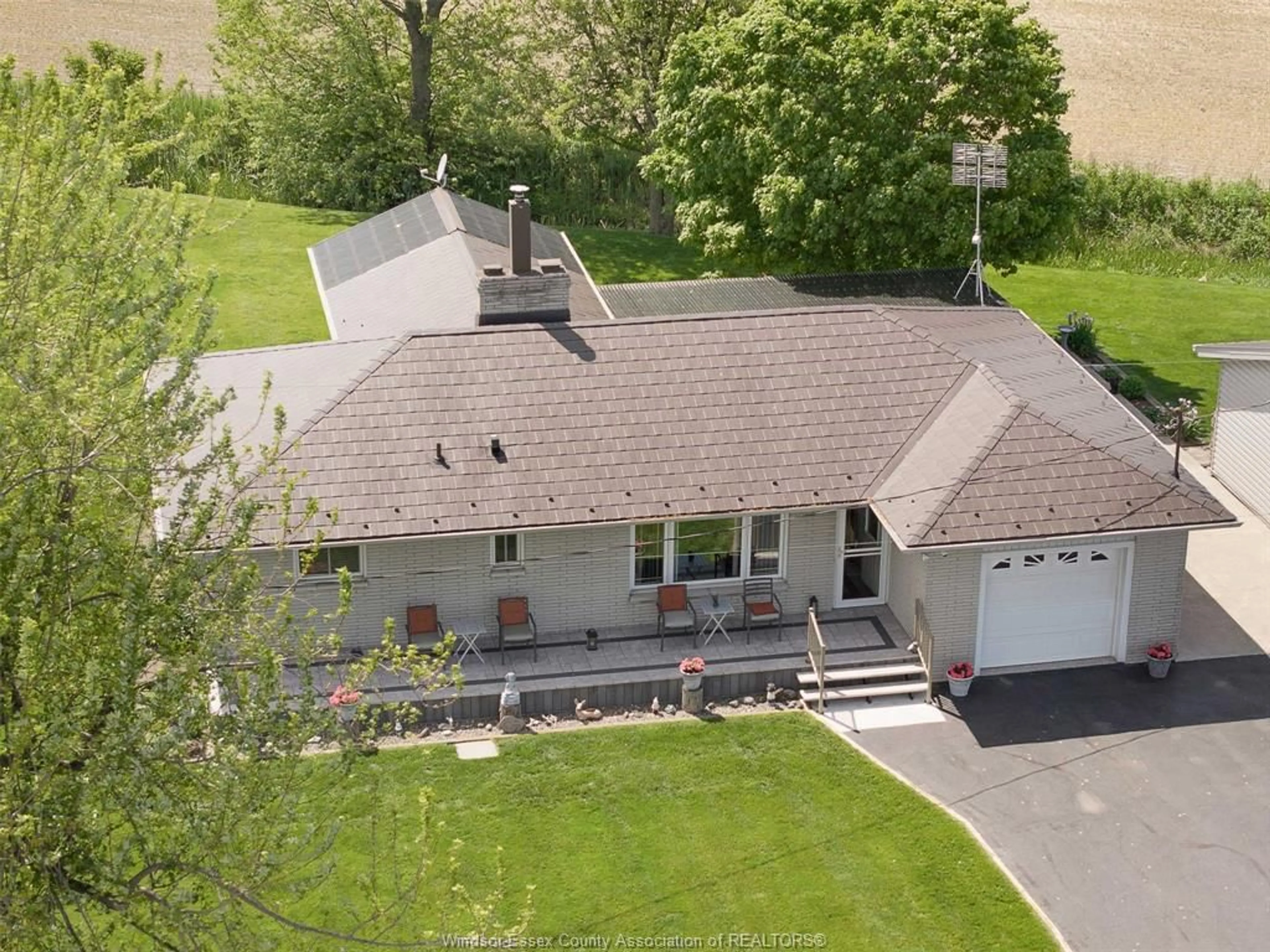 A pic from outside/outdoor area/front of a property/back of a property/a pic from drone, unknown for 4831 11TH CONCESSION, Tecumseh Ontario N0R 1K0
