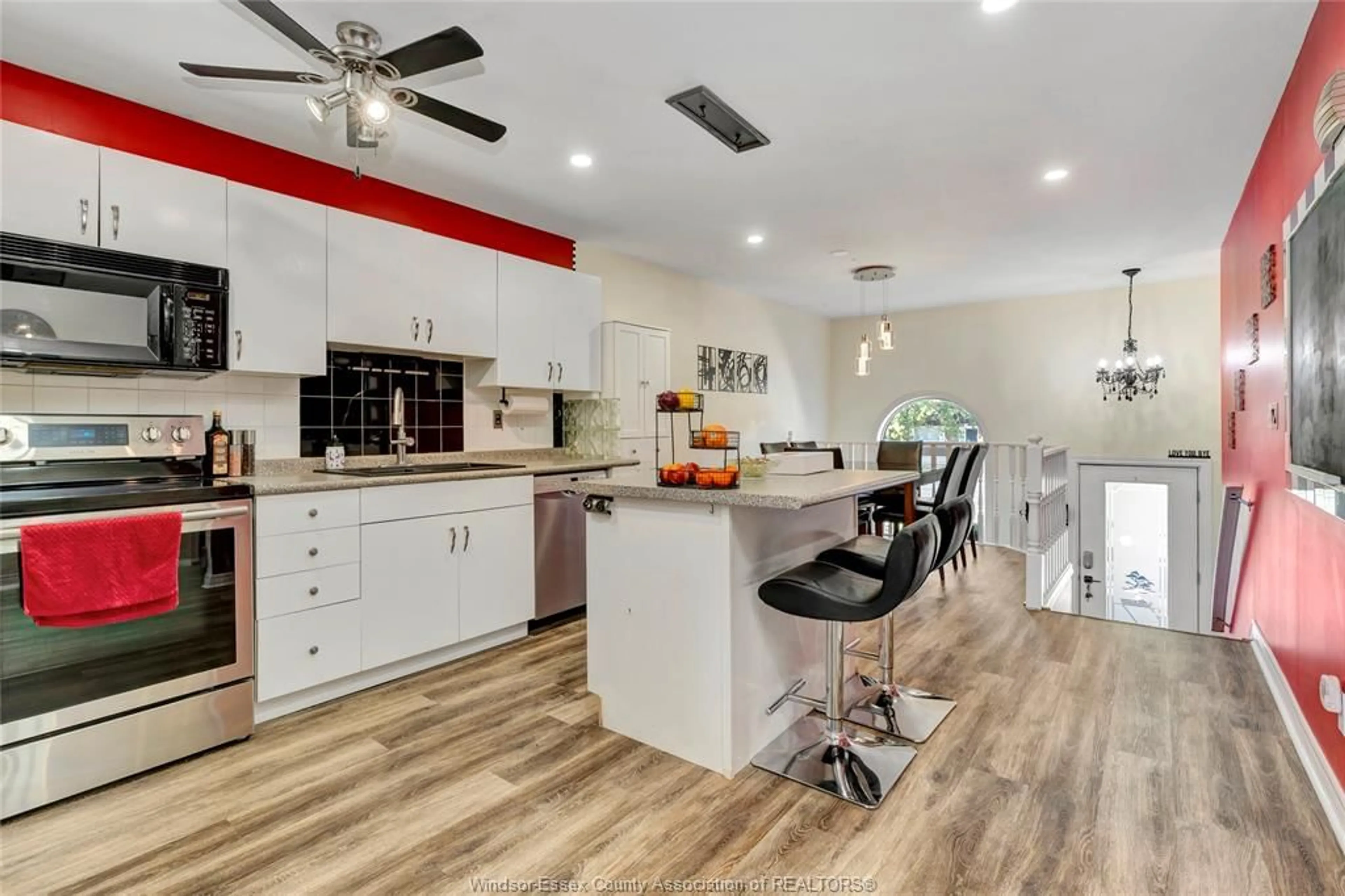 Open concept kitchen, ceramic/tile floor for 12685 HORWOOD Cres, Tecumseh Ontario N8N 4T8